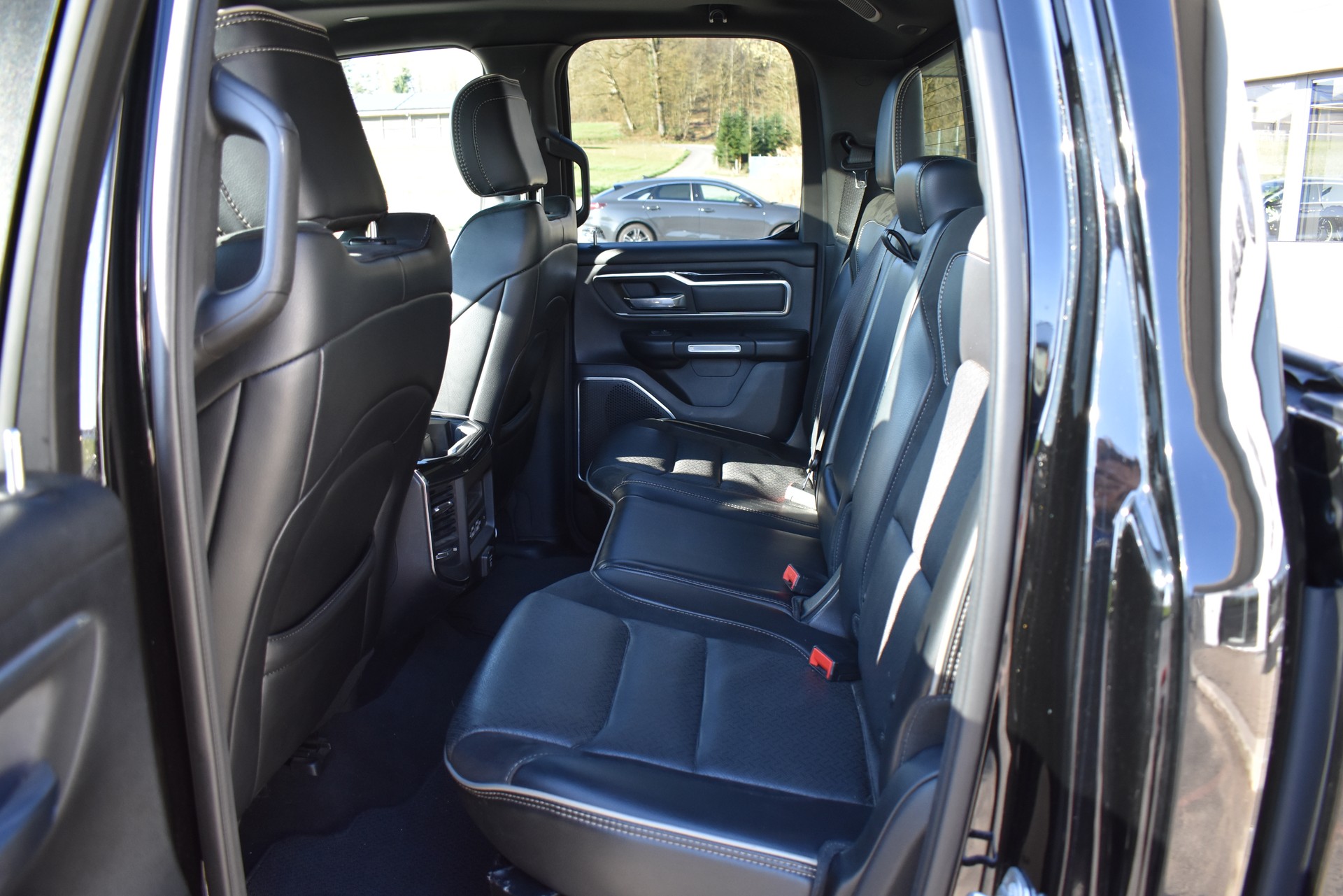 DODGE Ram 1500 Laramie Quad Cab-image-12