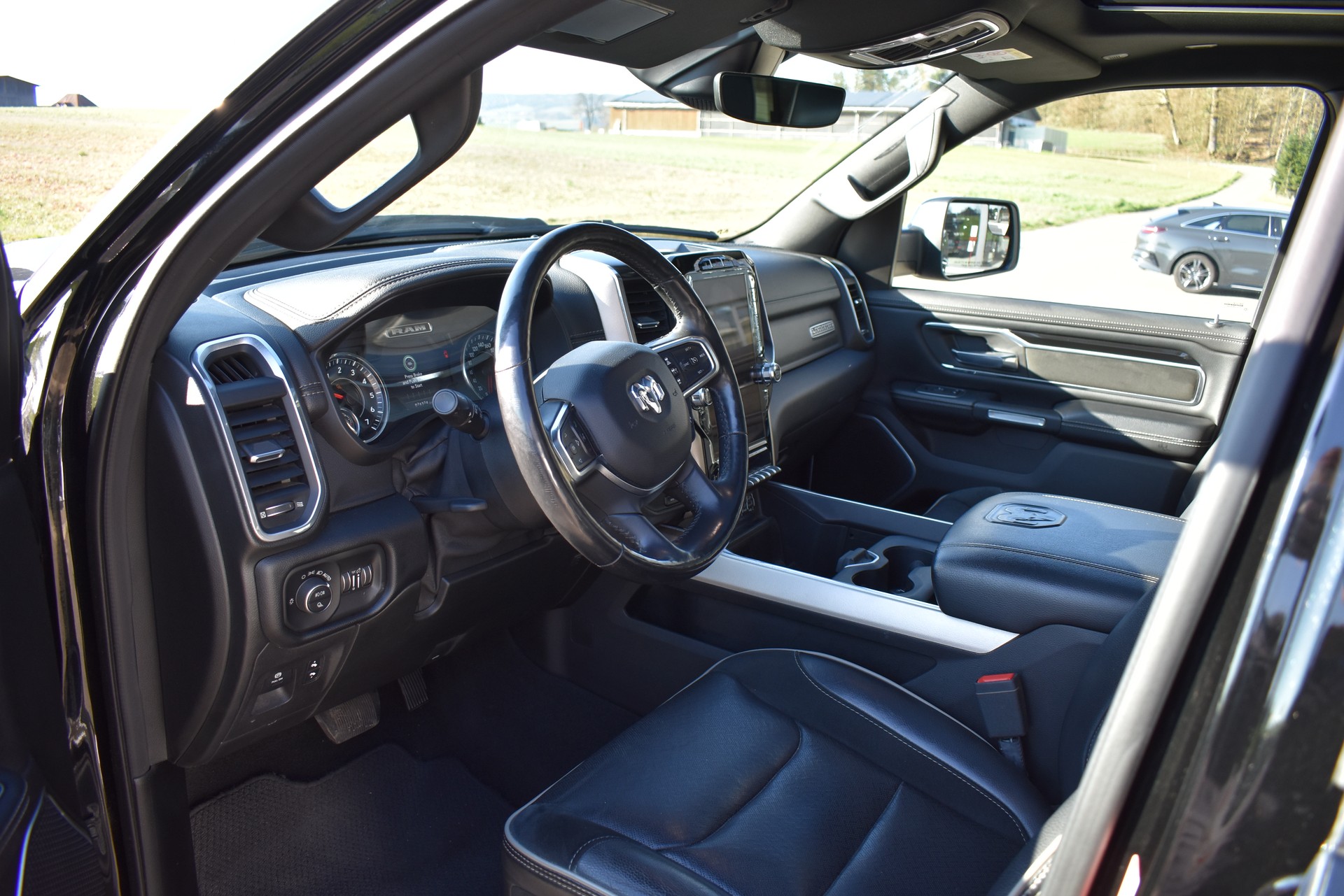 DODGE Ram 1500 Laramie Quad Cab-image-9