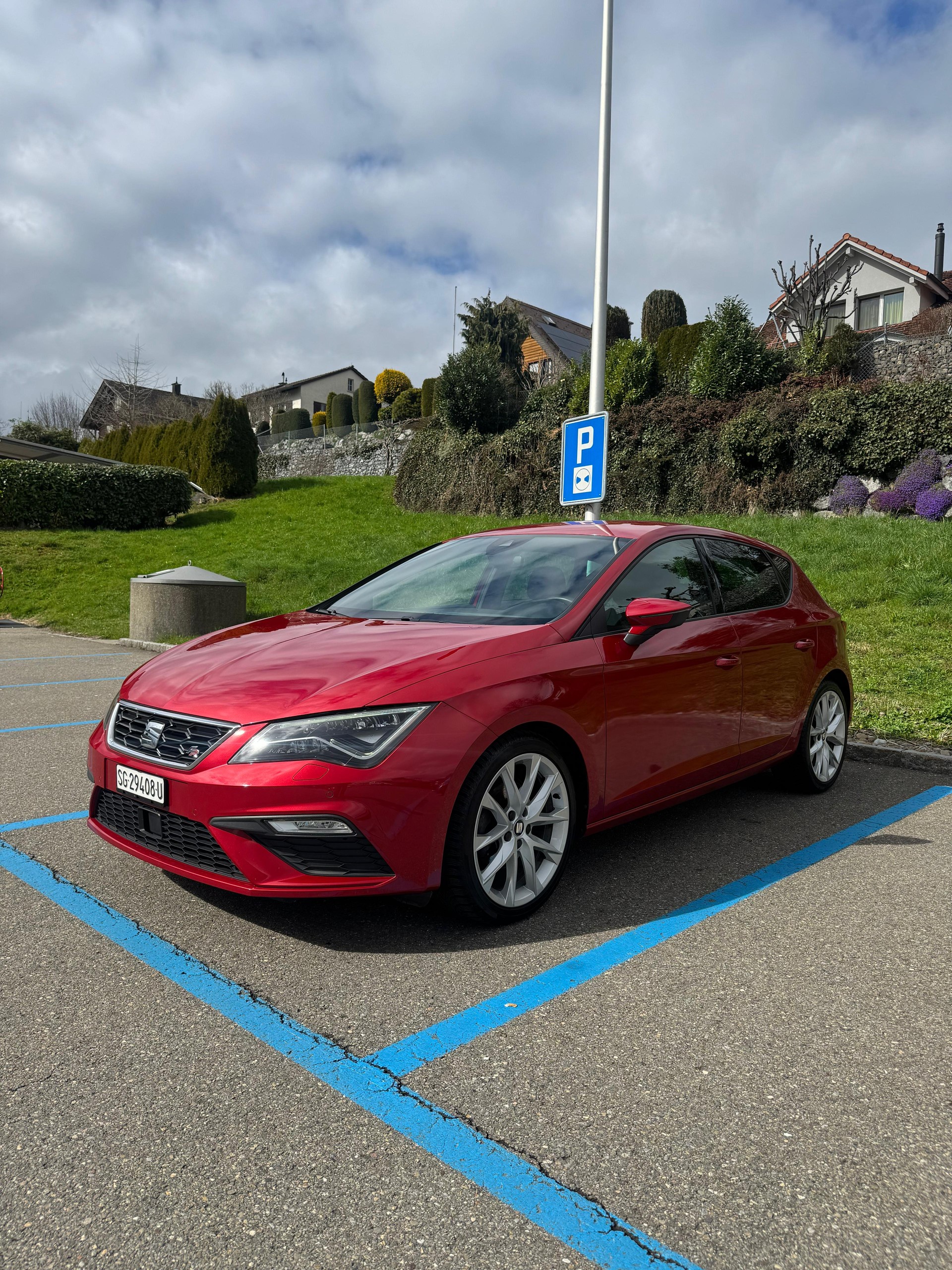SEAT Leon 1.5 TSI EVO SWISS FR DSG-image-0