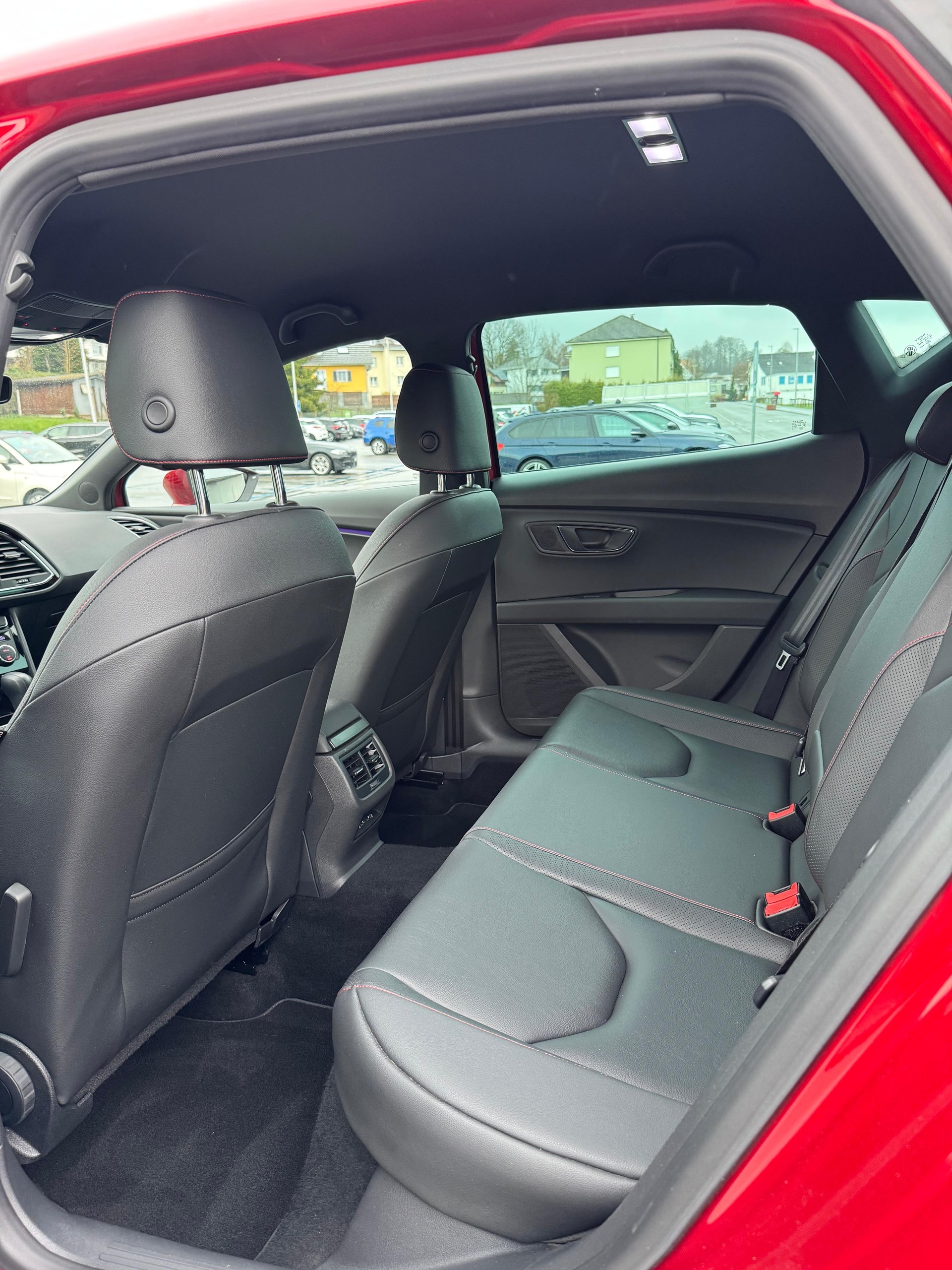 SEAT Leon 1.5 TSI EVO SWISS FR DSG-image-6