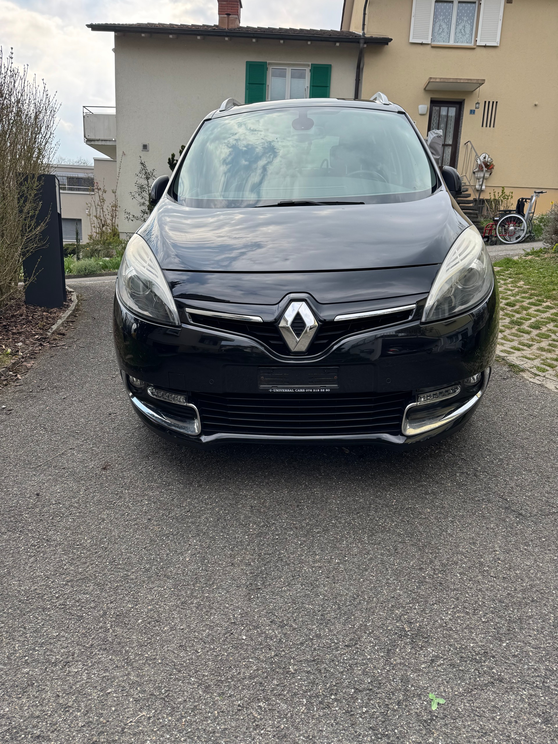 RENAULT Grand Scénic 1.2 16V Turbo Swiss Edition-image-1