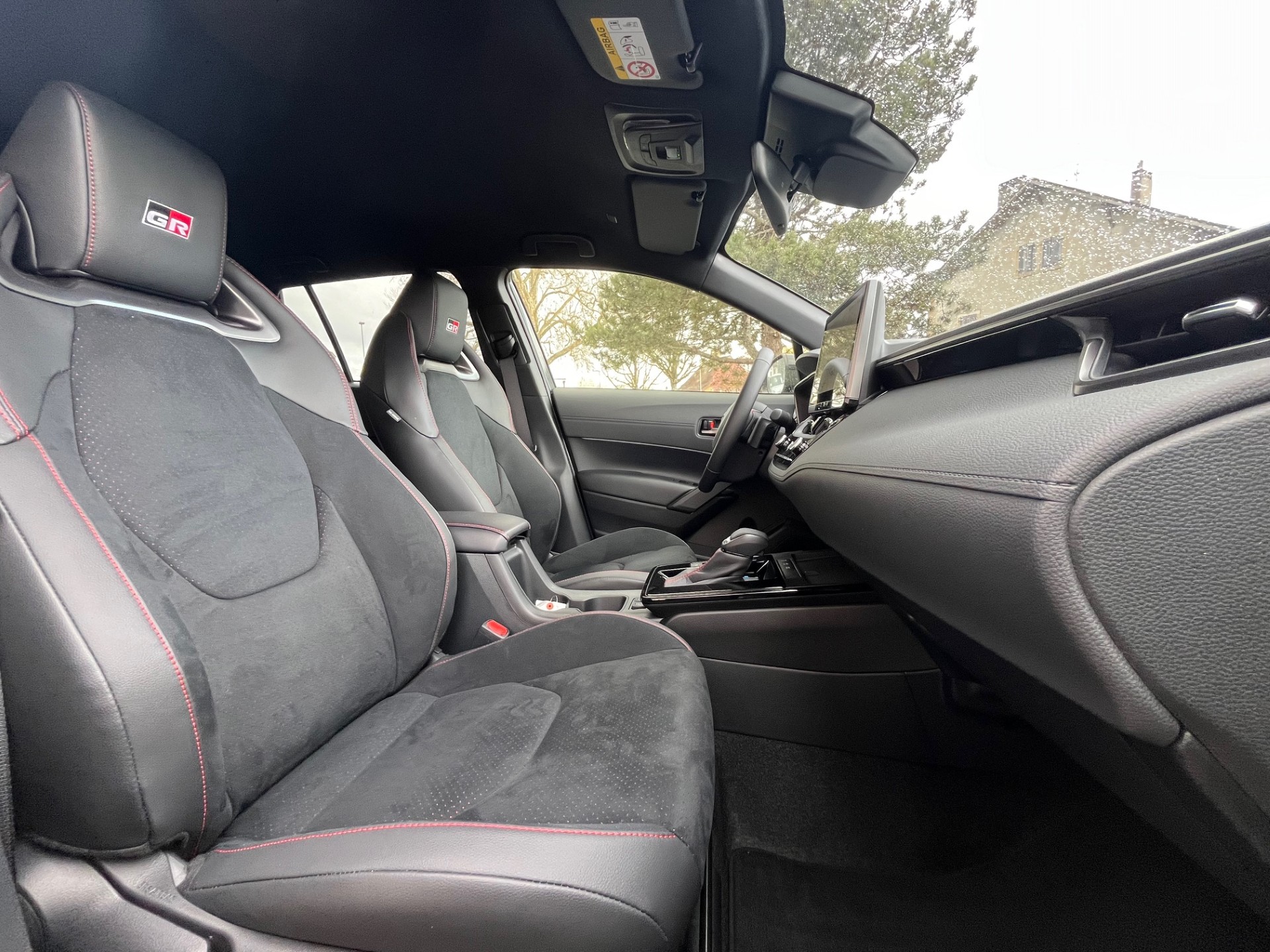 TOYOTA Corolla Cross 2.0 GR Sport e-CVT AWD-image-7