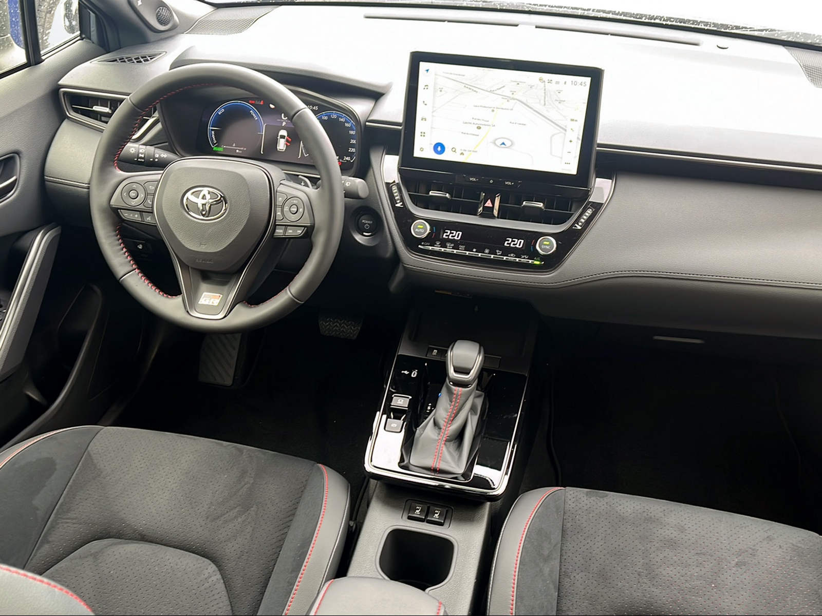 TOYOTA Corolla Cross 2.0 GR Sport e-CVT AWD-image-9