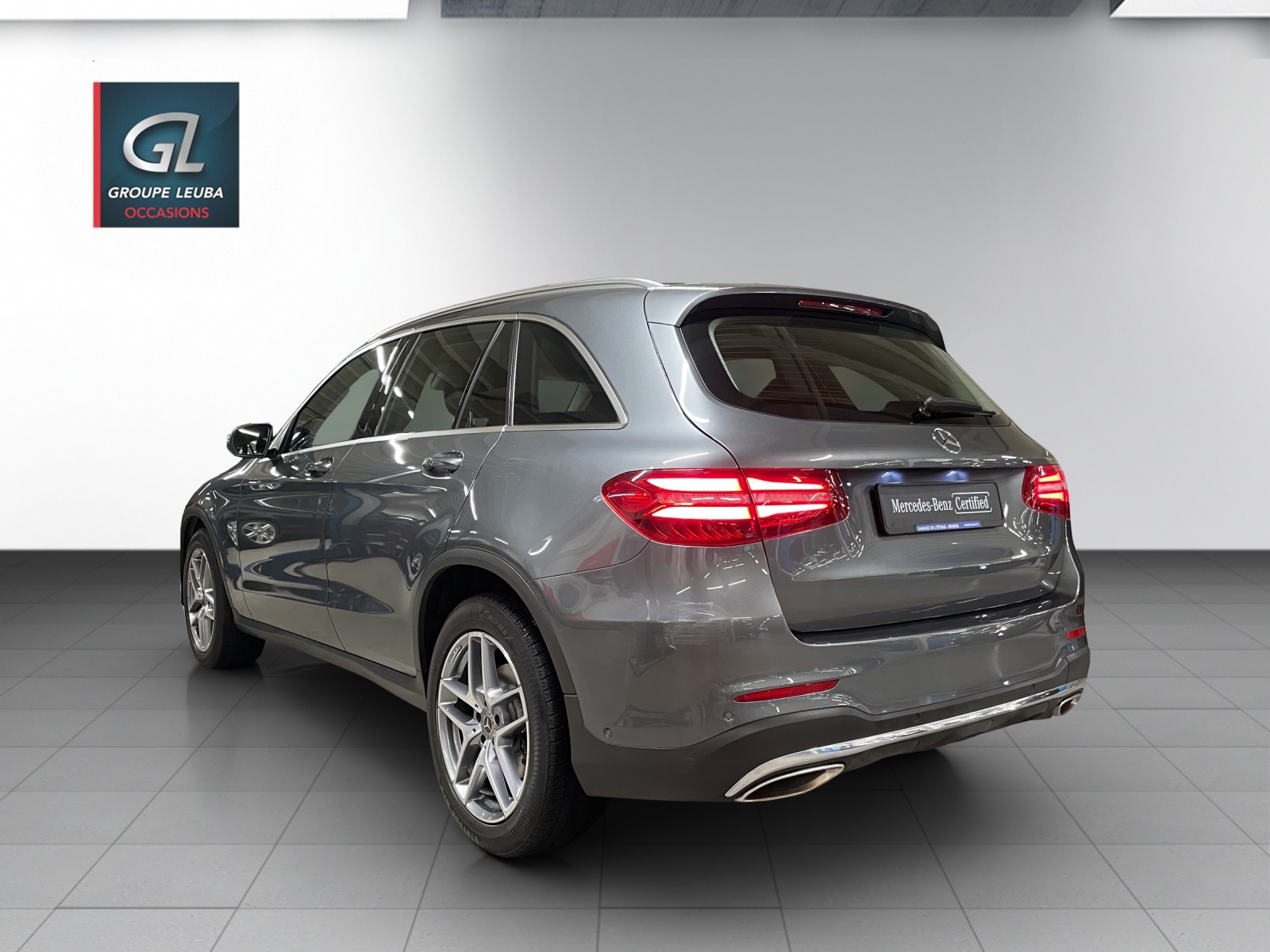MERCEDES-BENZ GLC 250 AMG Line 4Matic 9G-Tronic-image-3