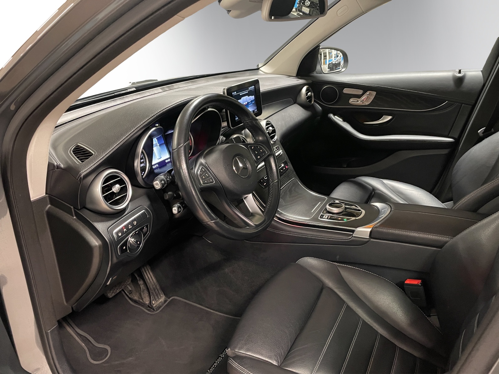 Image MERCEDES-BENZ GLC-250 GLC 250 AMG Line 4Matic 9G-Tronic