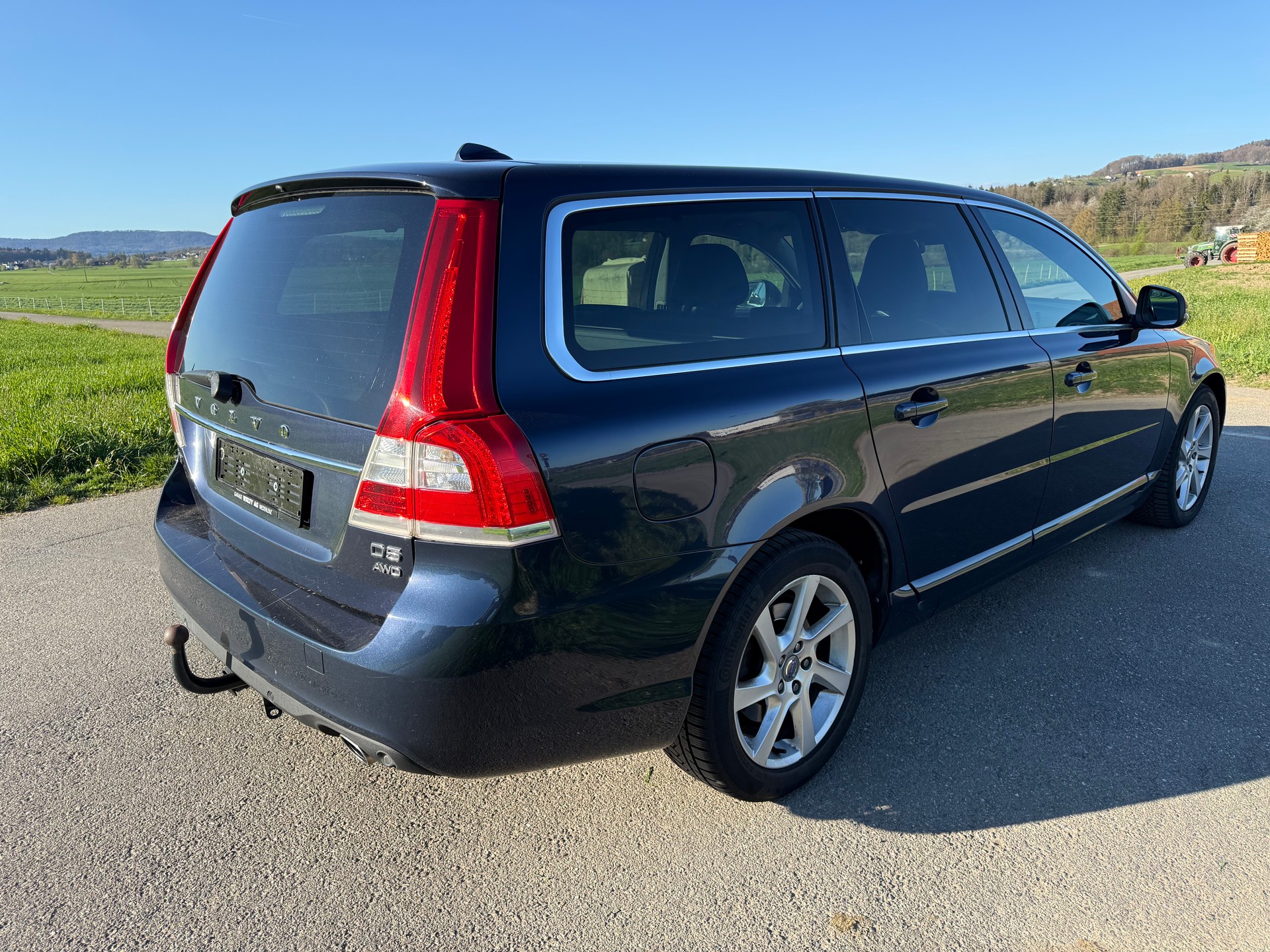 VOLVO V70 D5 AWD Momentum Geartronic-image-3