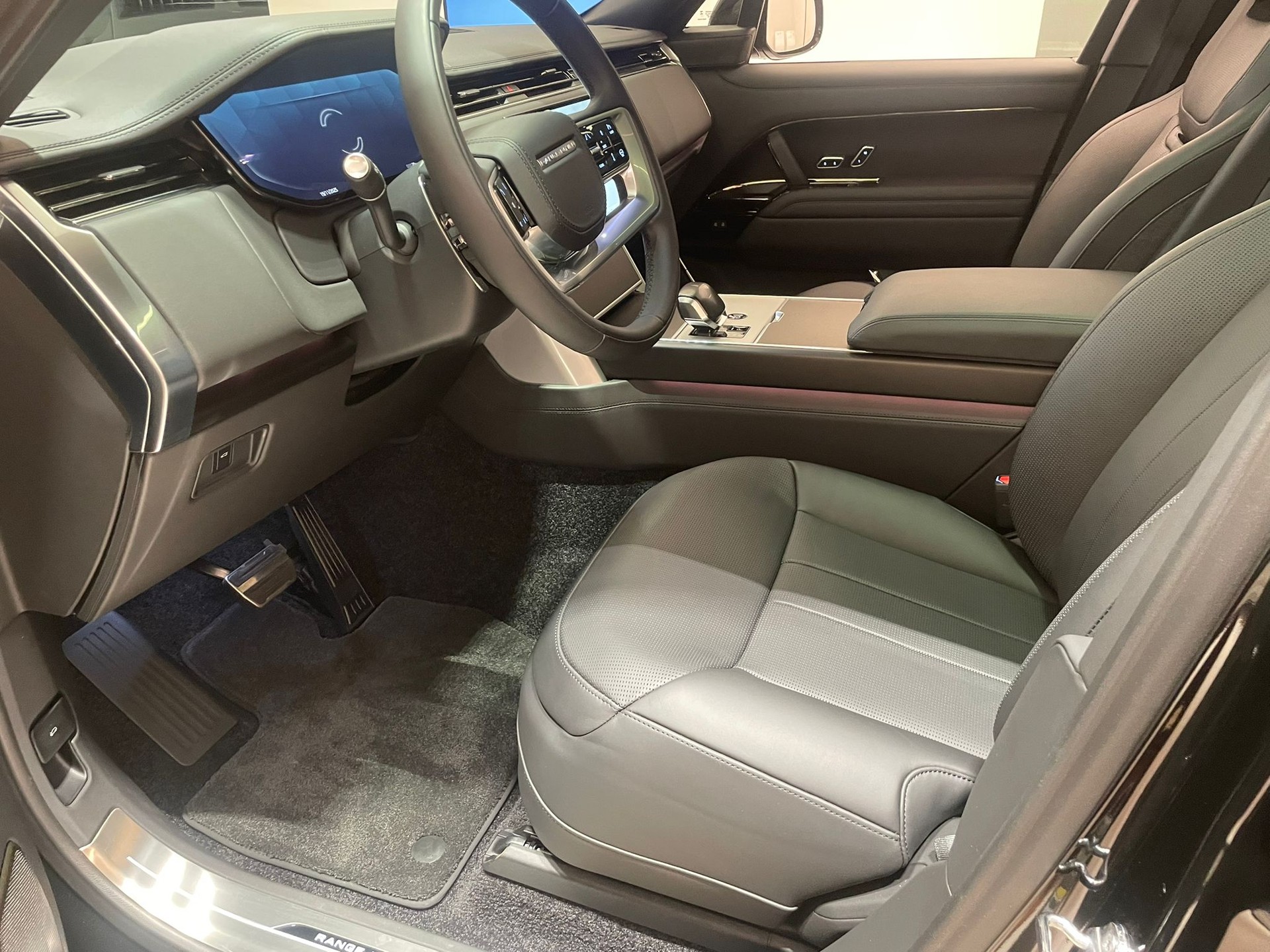 LAND ROVER Range Rover P615 4.4 V8 SV Automatic-image-5