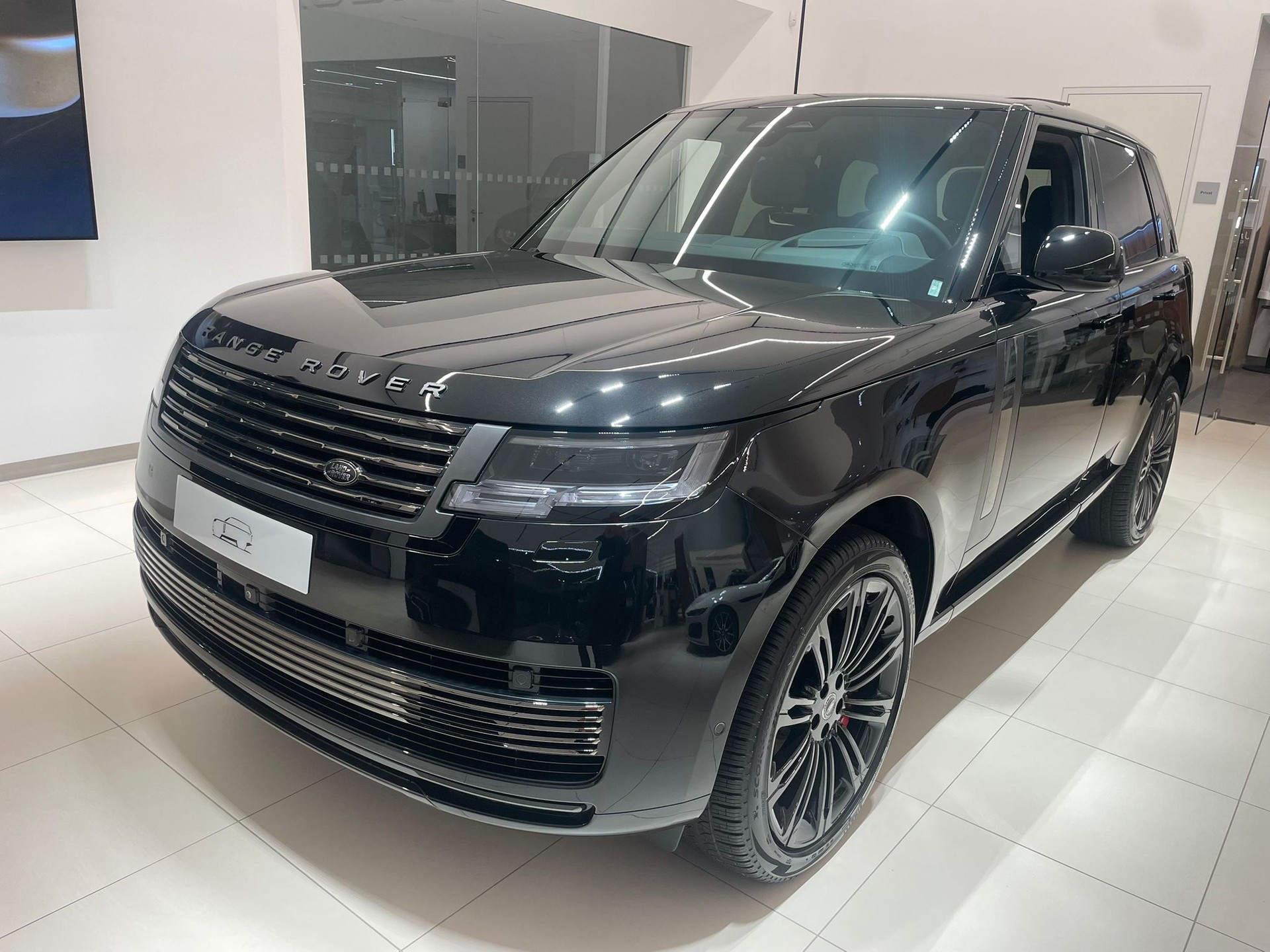 LAND ROVER Range Rover P615 4.4 V8 SV Automatic-image-2