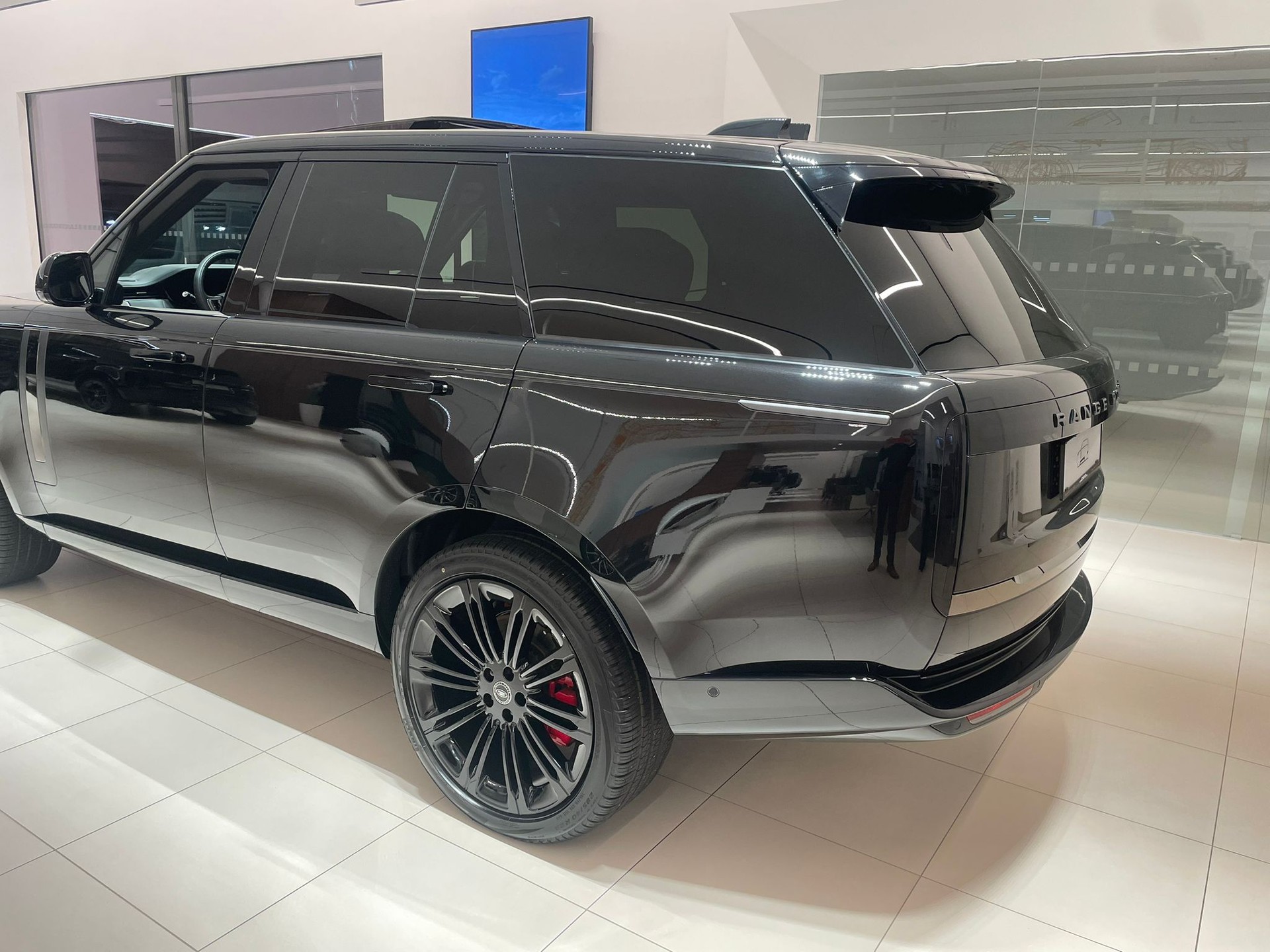 LAND ROVER Range Rover P615 4.4 V8 SV Automatic-image-0