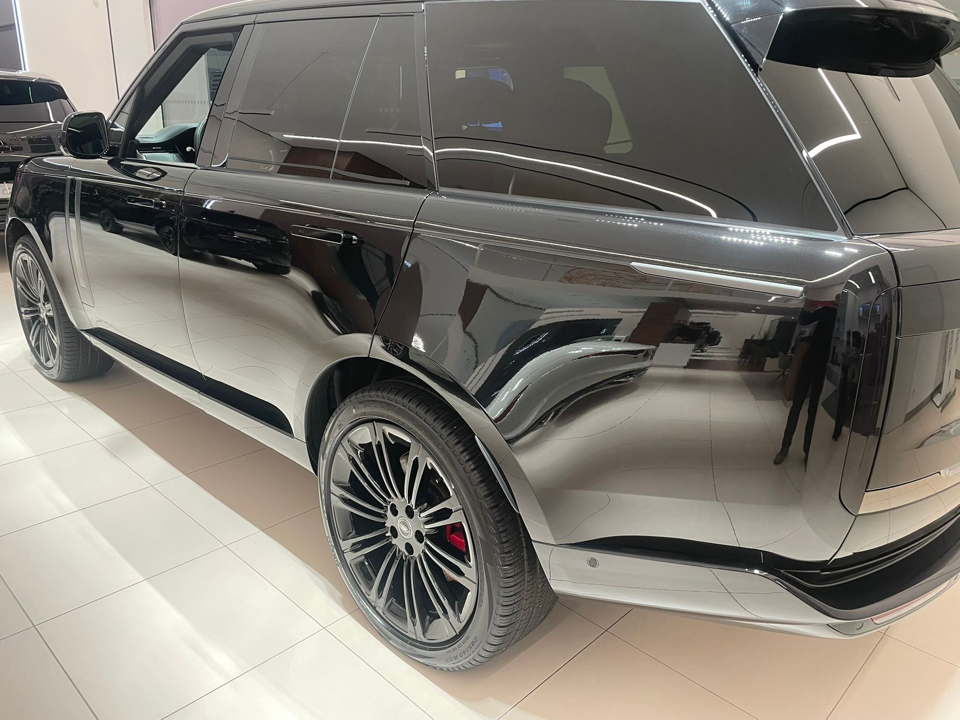 LAND ROVER Range Rover P615 4.4 V8 SV Automatic-image-1