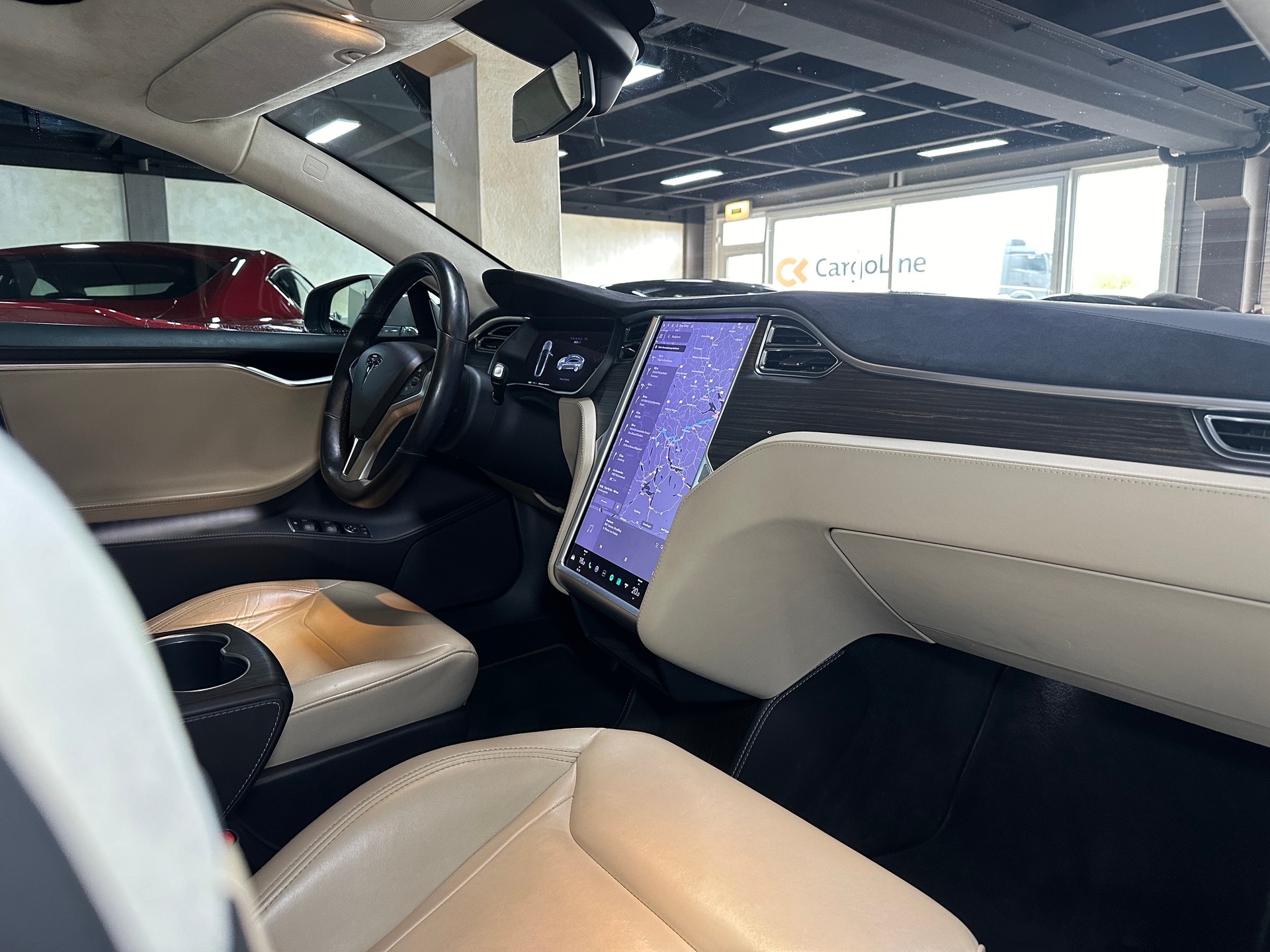 TESLA Model S 85 D-image-14
