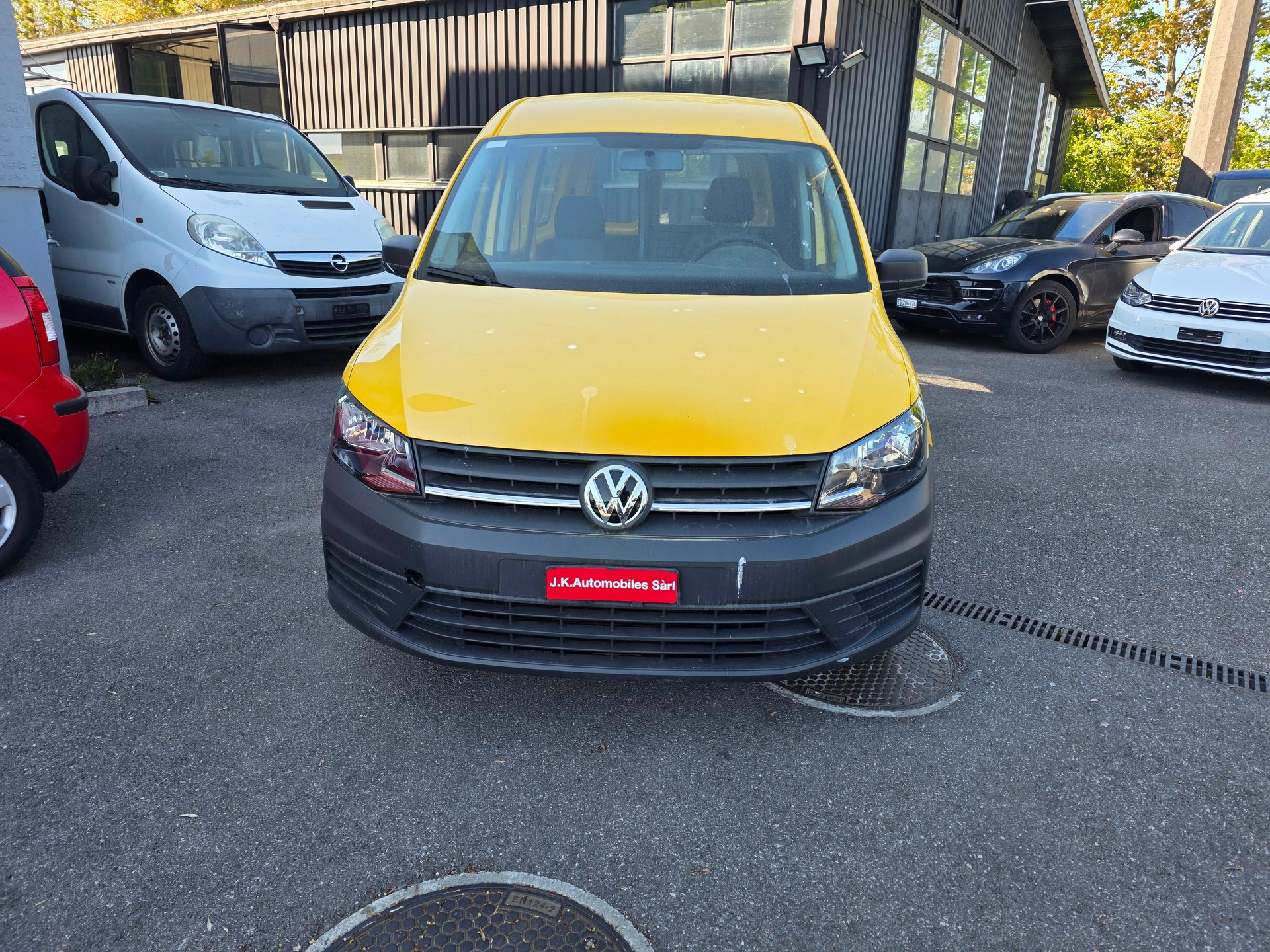 VW Caddy Maxi 1.0TSI BlueMotion Technology-image-0
