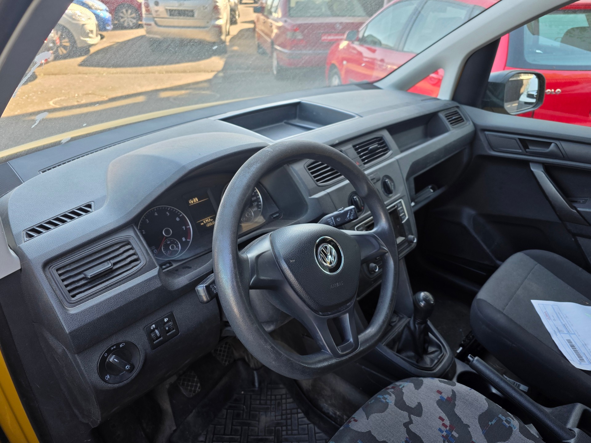VW Caddy Maxi 1.0TSI BlueMotion Technology-image-3