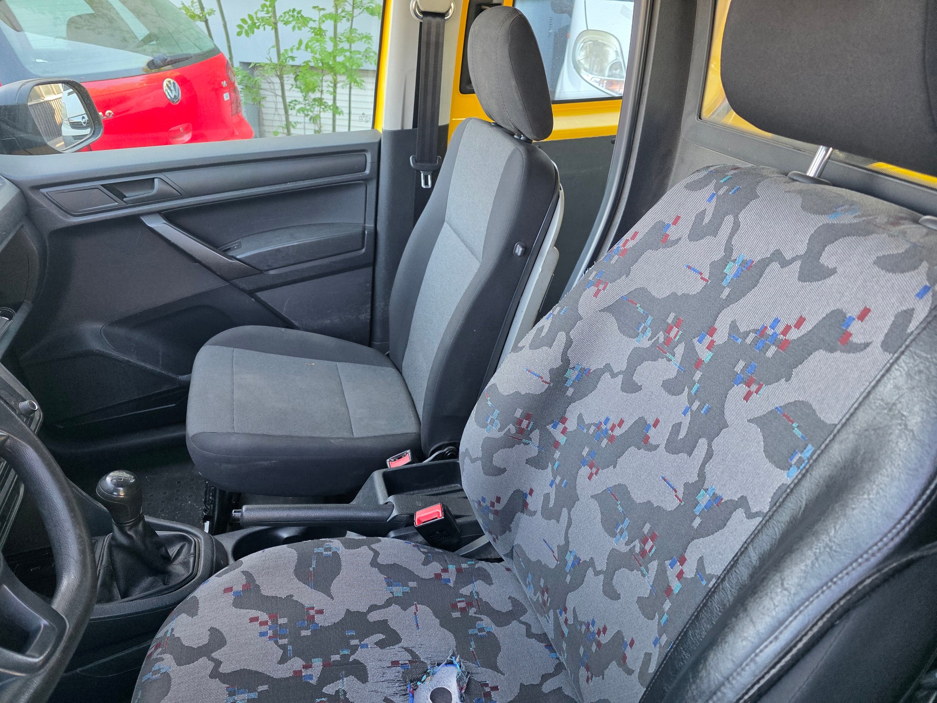 VW Caddy Maxi 1.0TSI BlueMotion Technology-image-2