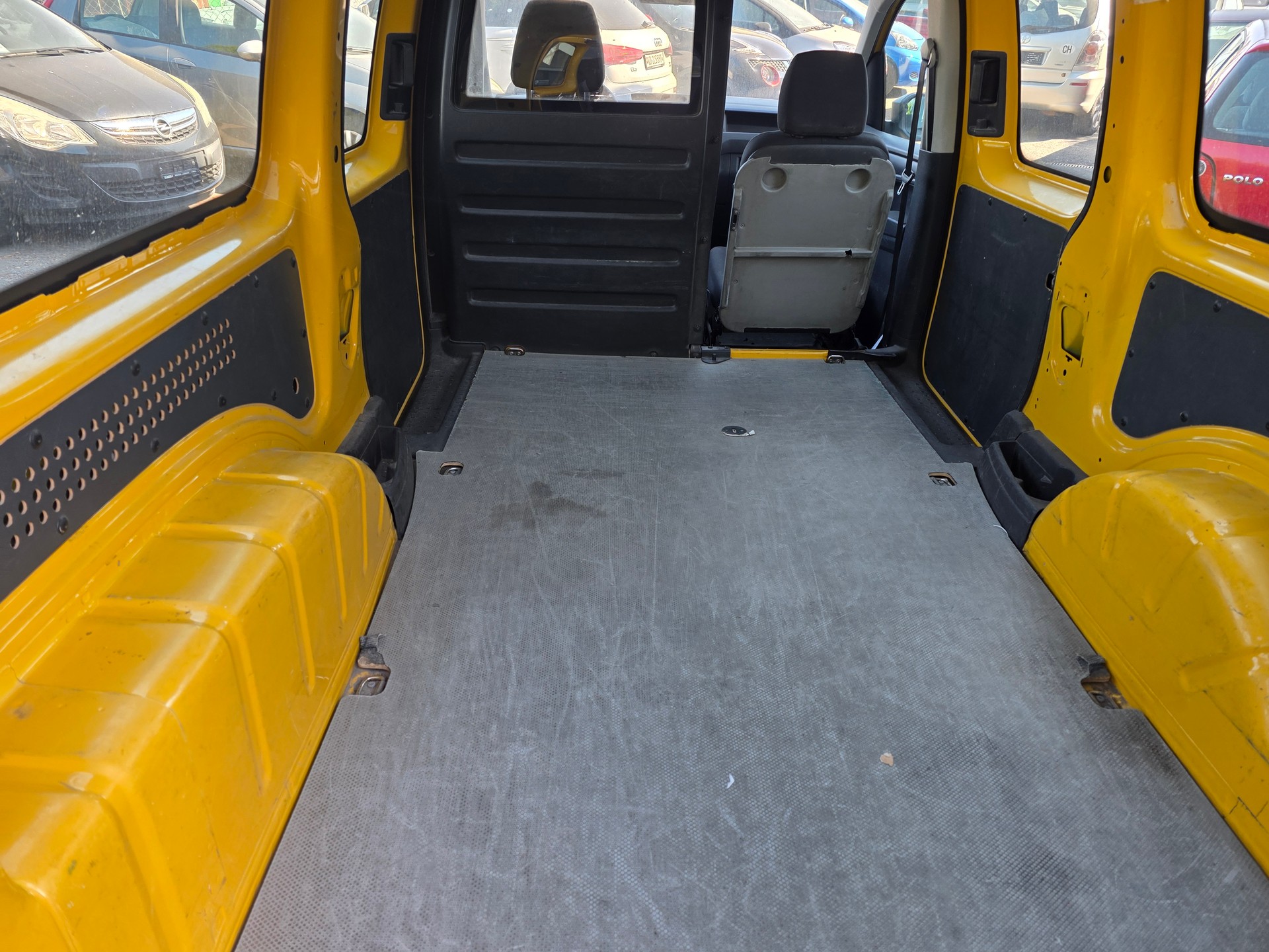 VW Caddy Maxi 1.0TSI BlueMotion Technology-image-5