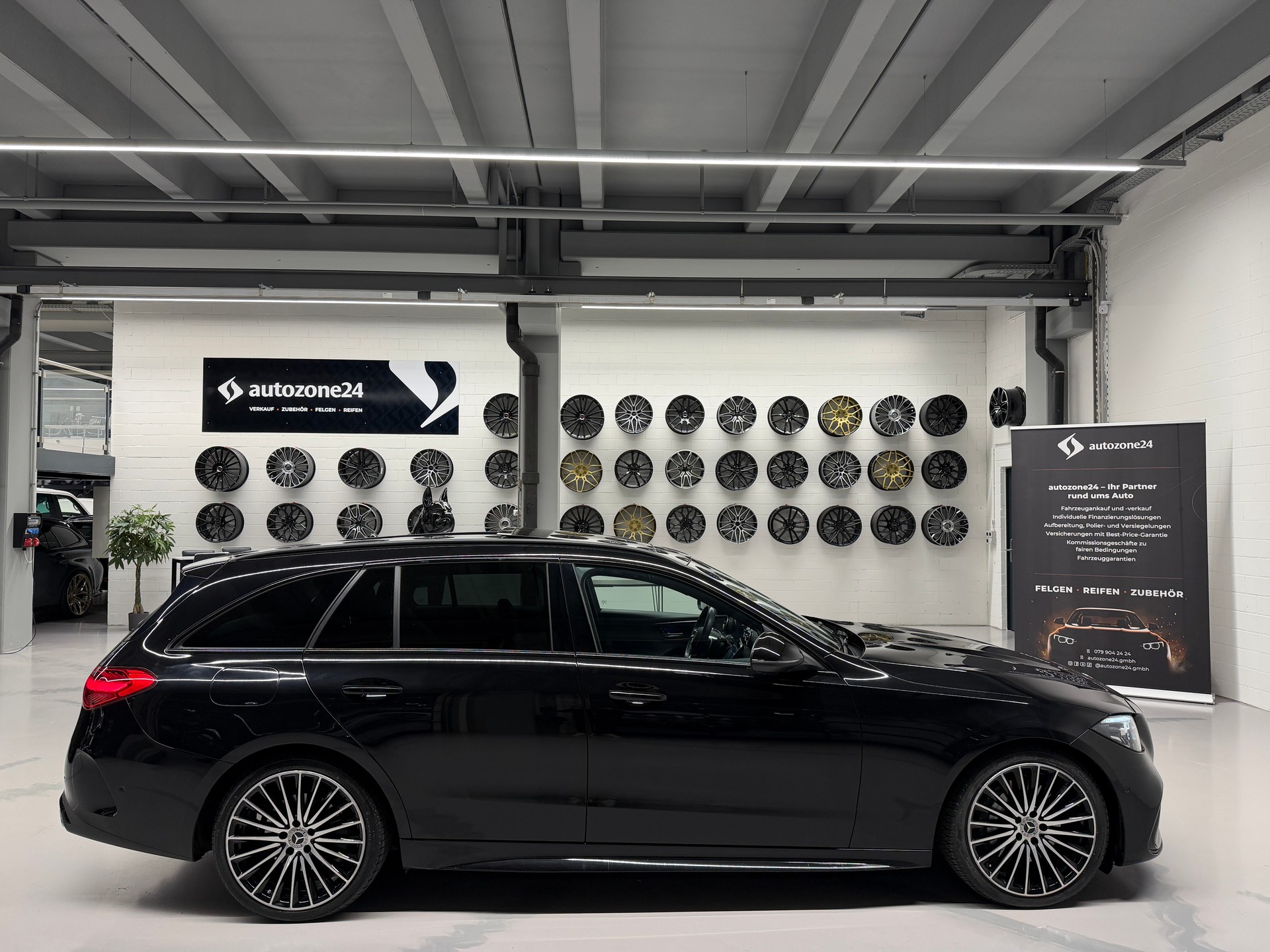 MERCEDES-BENZ C 300 AMG Line 4matic Kombi *MSI Garantie bis 03.27*Frisch ab Service*CH-Auto*Gratis Service*-showroom-element-2