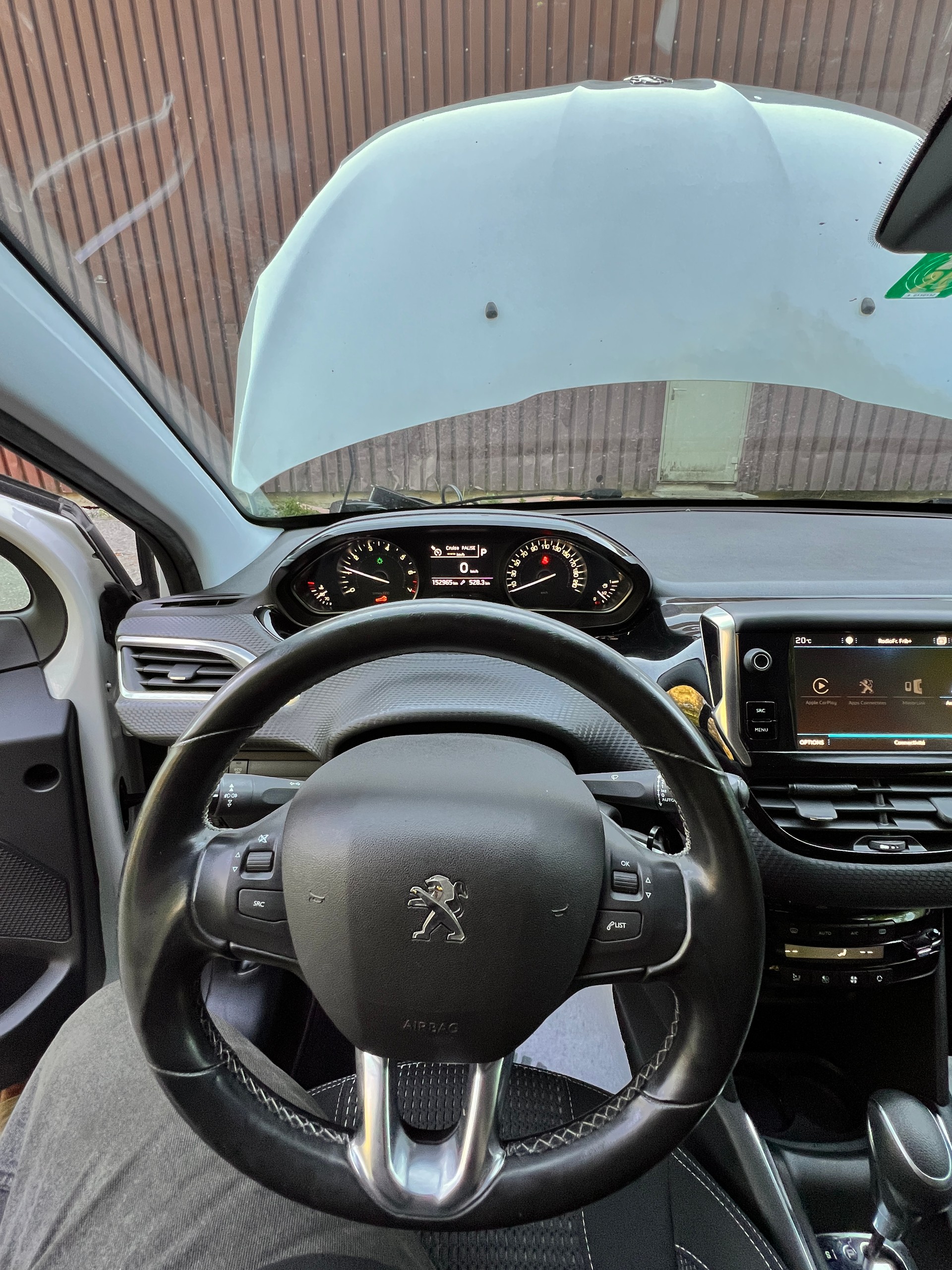 PEUGEOT 208 1.2 PureTech GT Line EAT6-image-9
