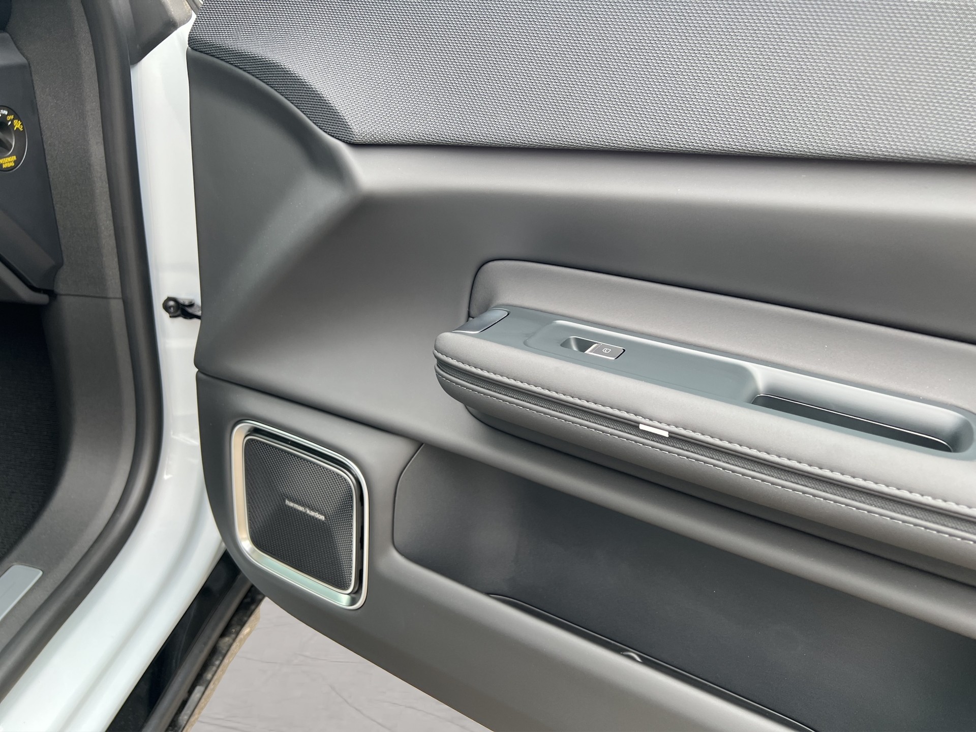 POLESTAR 4 Long Range Dual Motor Performance Plus-image-14