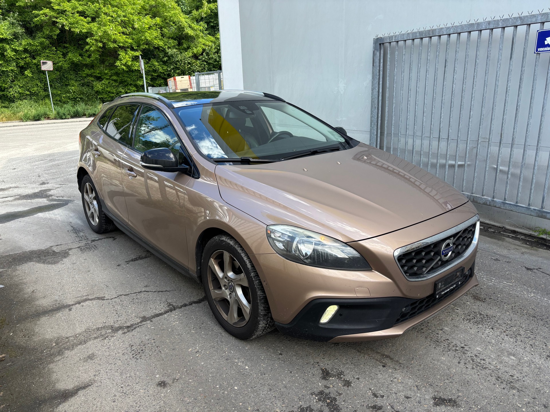 VOLVO V40 Cross Country T4 1.6 Summum-image-1
