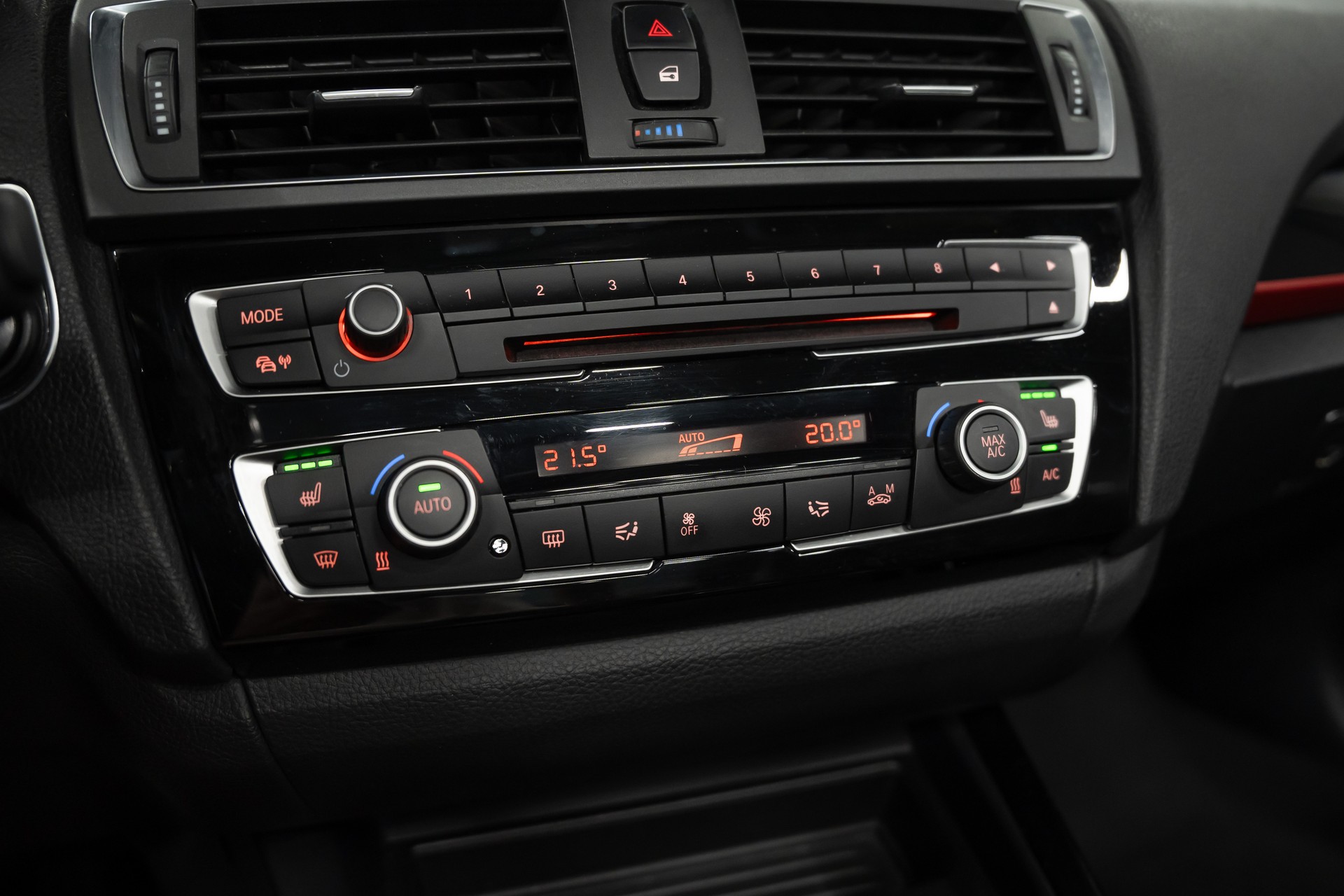 BMW 218i Cabriolet-image-12