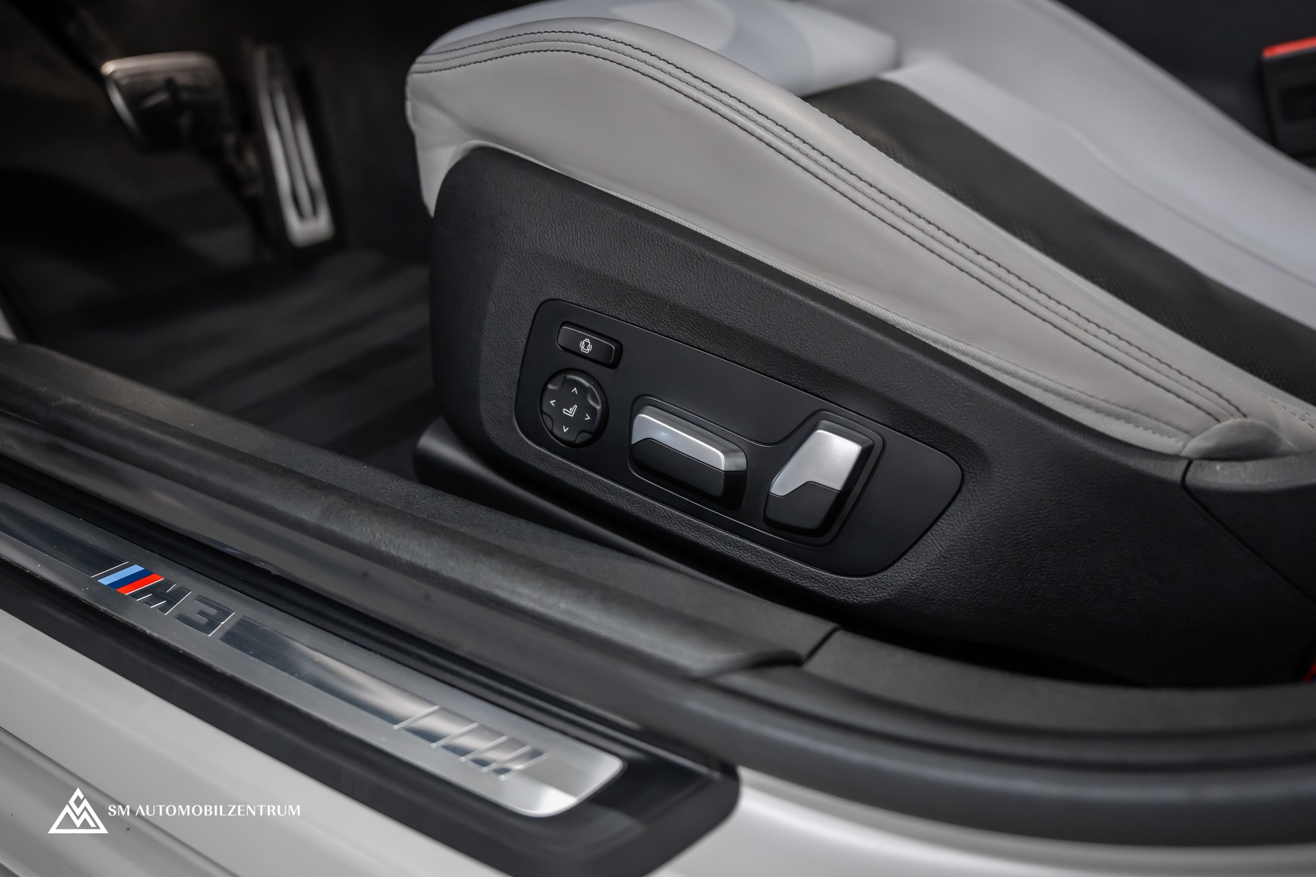 BMW M3 Competition xDrive Touring / Frozen White / Head-Up / 360° / Laserlight-image-25