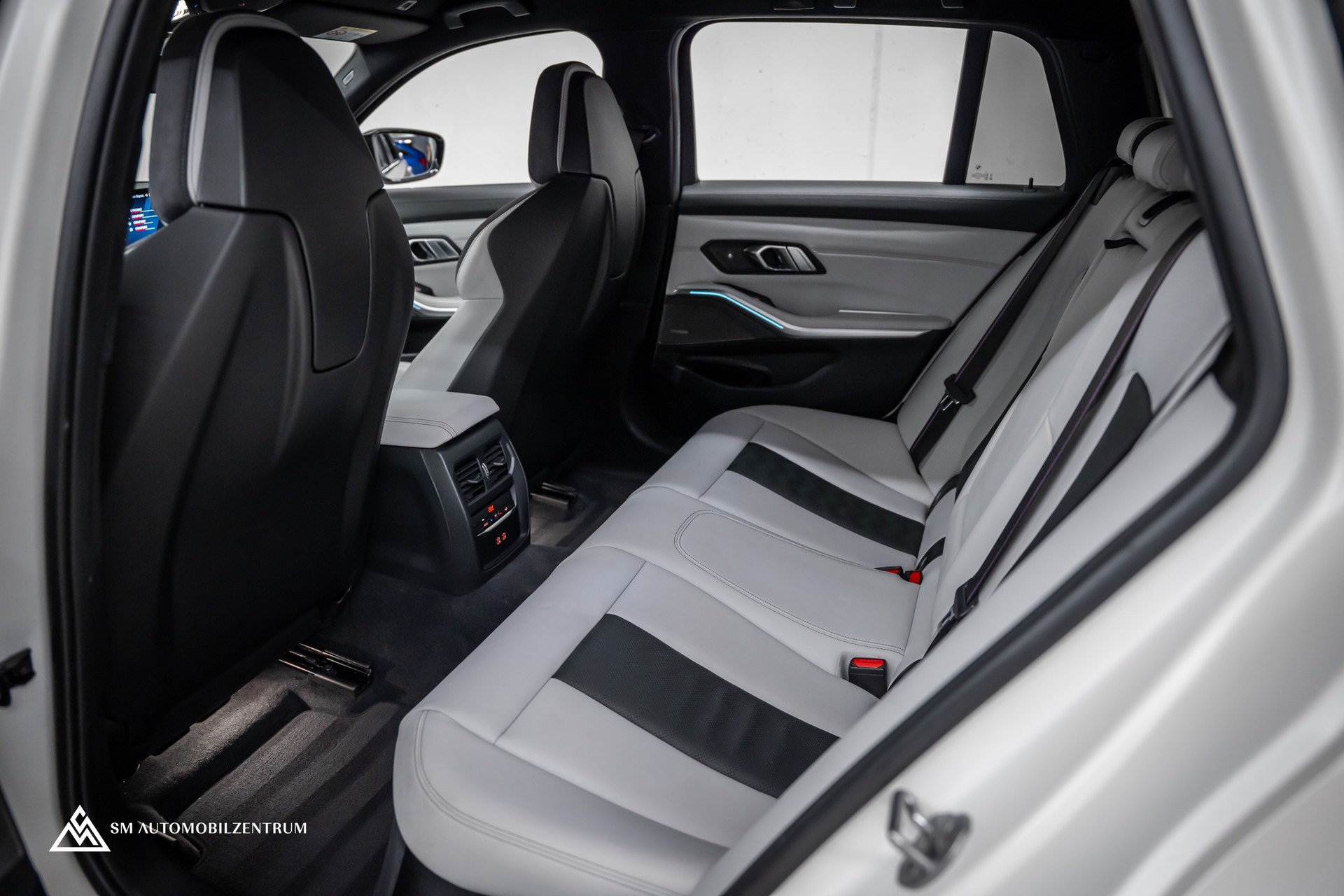 BMW M3 Competition xDrive Touring / Frozen White / Head-Up / 360° / Laserlight-image-20