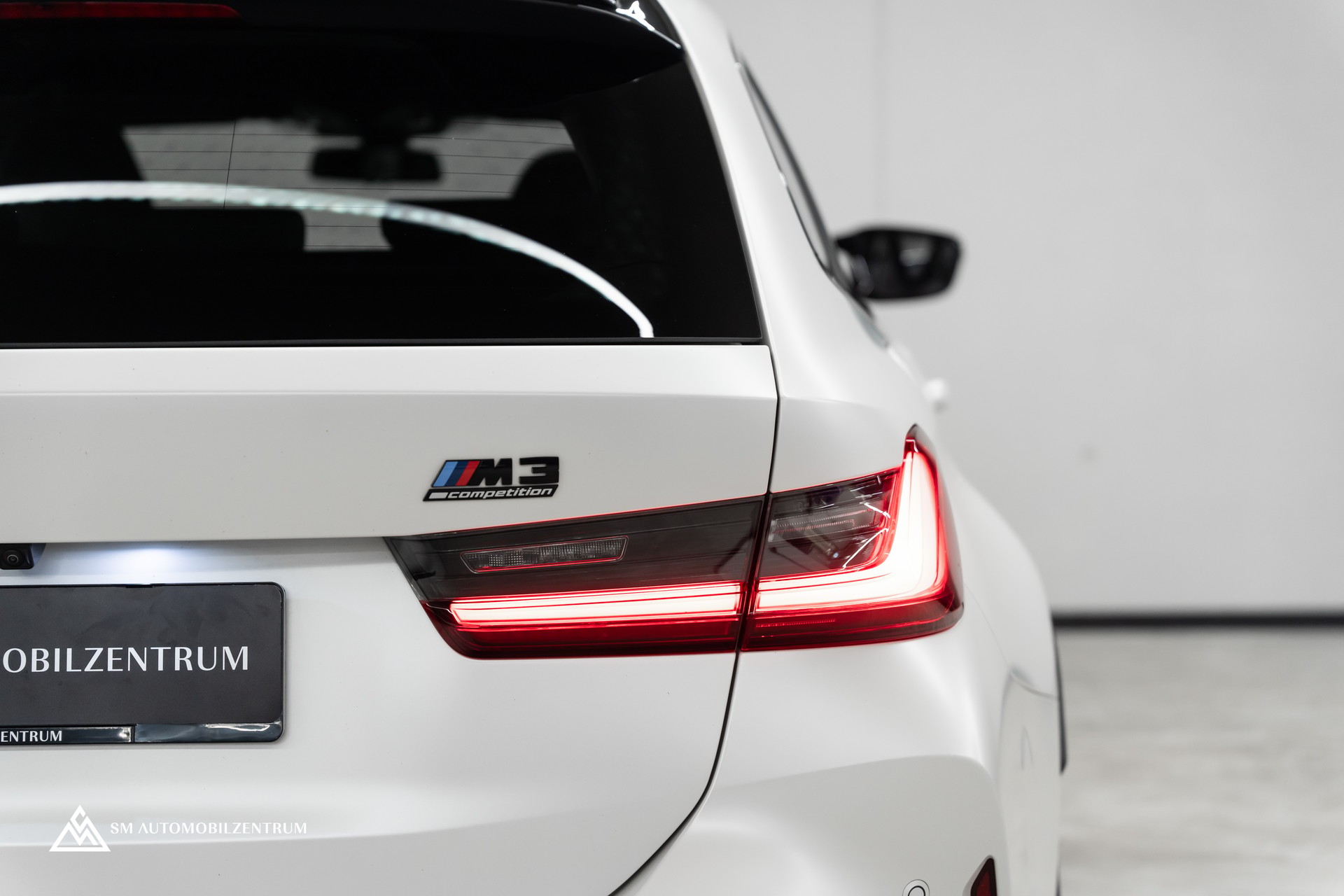 BMW M3 Competition xDrive Touring / Frozen White / Head-Up / 360° / Laserlight-image-10