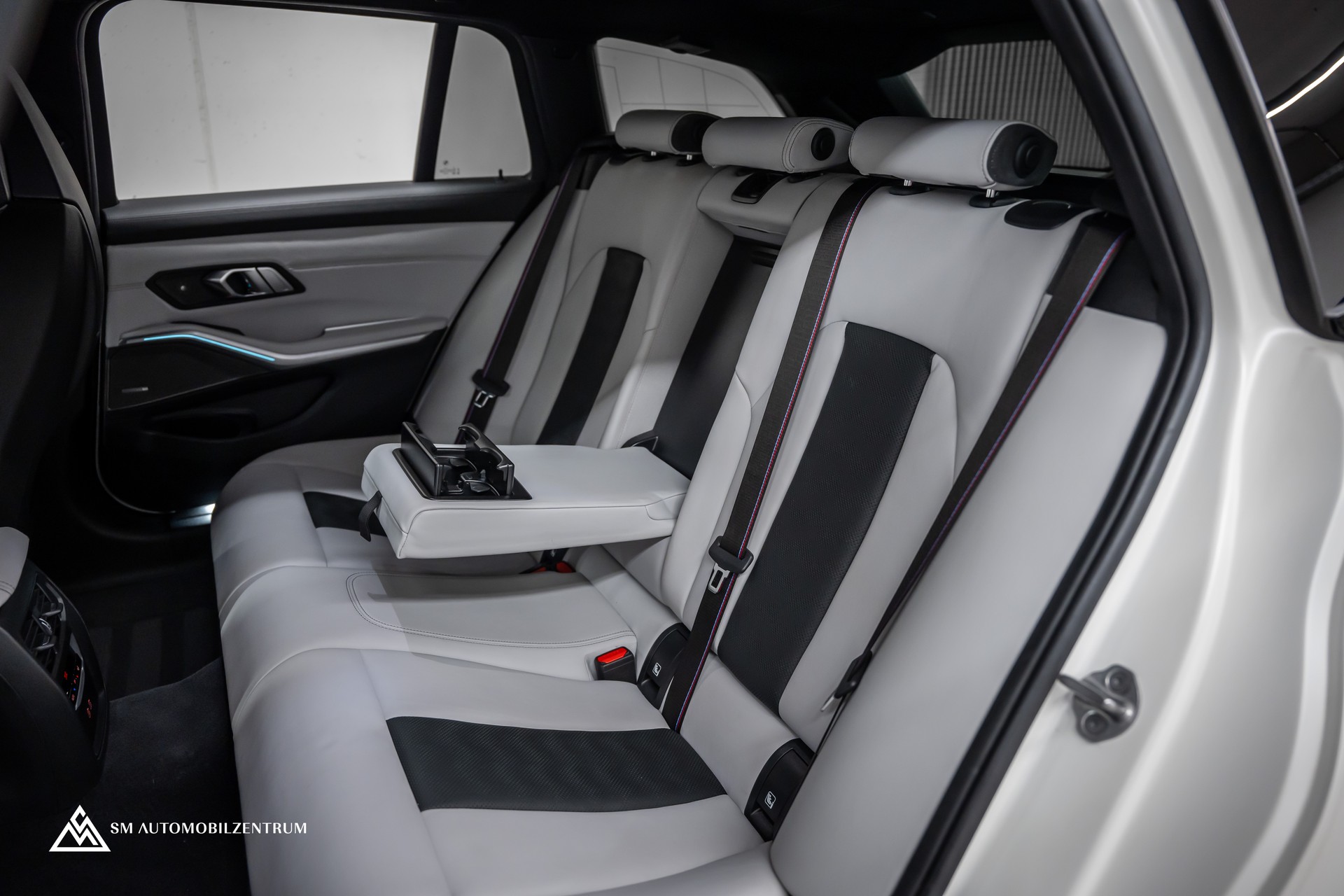 BMW M3 Competition xDrive Touring / Frozen White / Head-Up / 360° / Laserlight-image-21