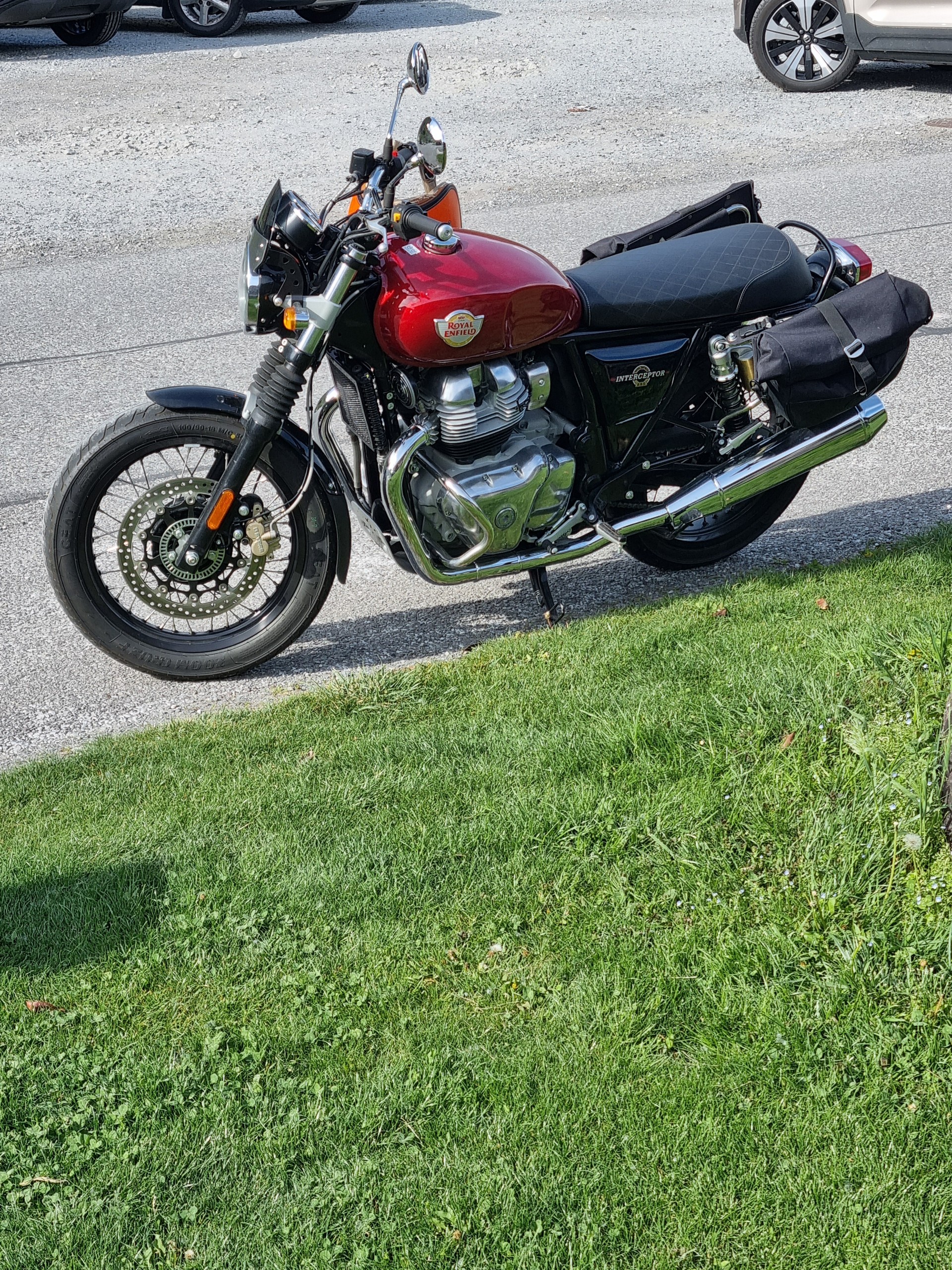ROYAL ENFIELD INTERCEPTOR 650