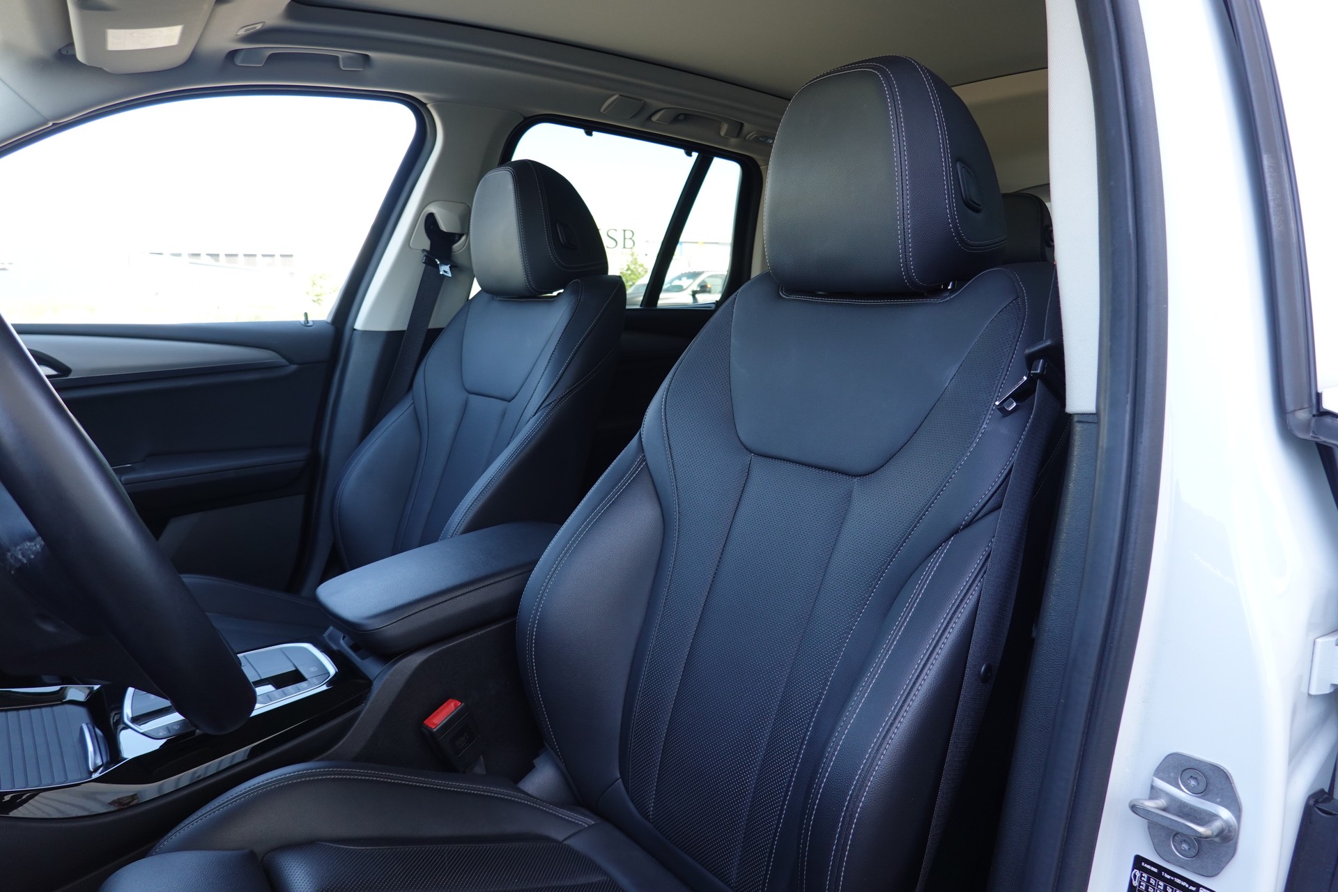 BMW X3 XDRIVE 48V 20D - 190 PS-image-13