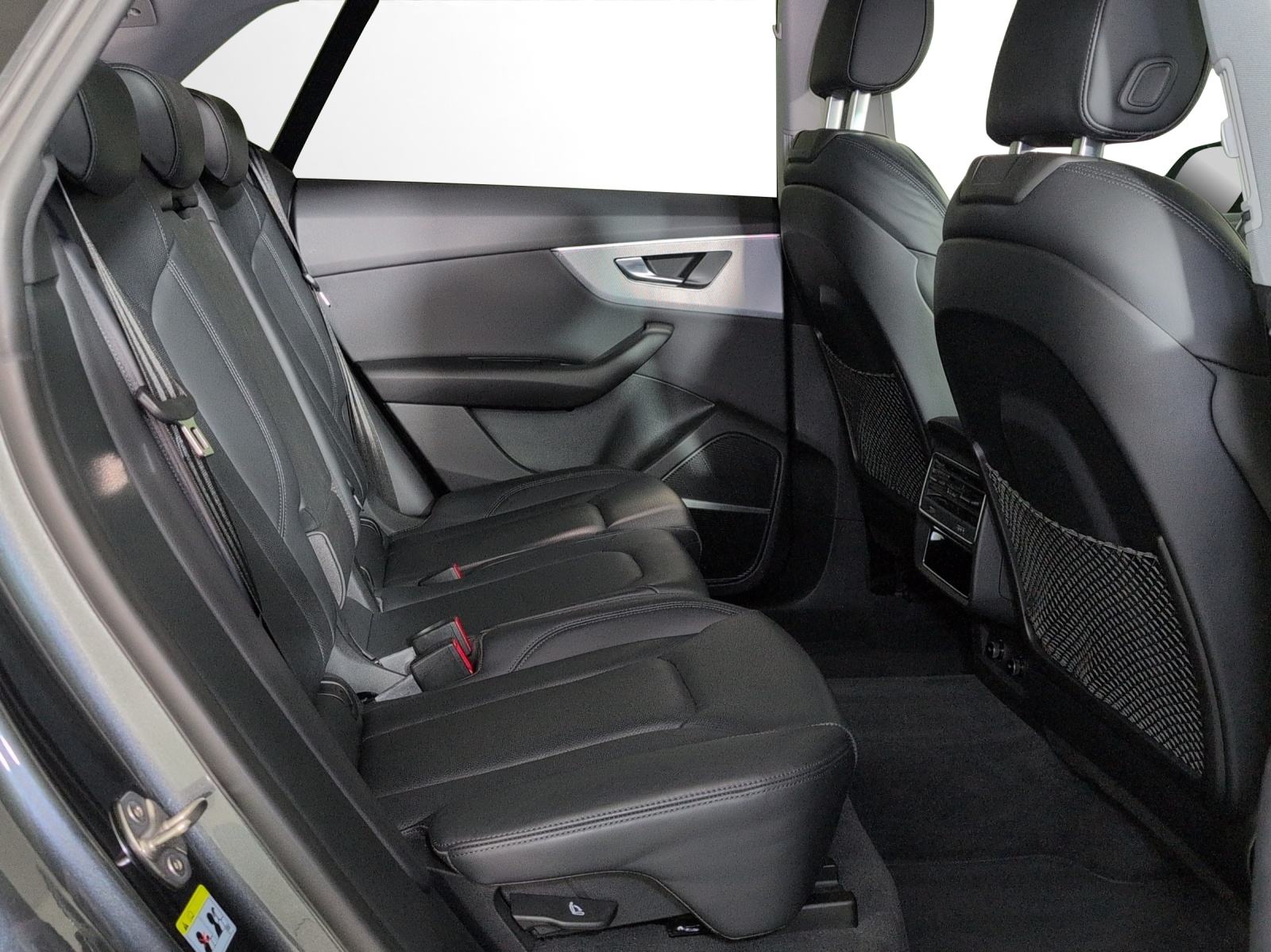 AUDI Q8 55 TFSI quattro tiptronic-image-8