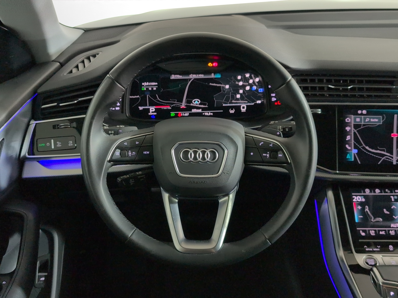 AUDI Q8 55 TFSI quattro tiptronic-image-11