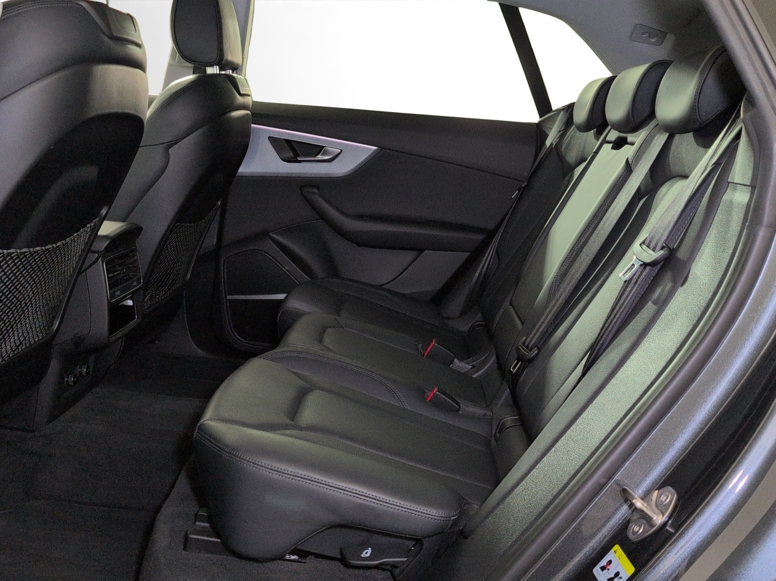 AUDI Q8 55 TFSI quattro tiptronic-image-7