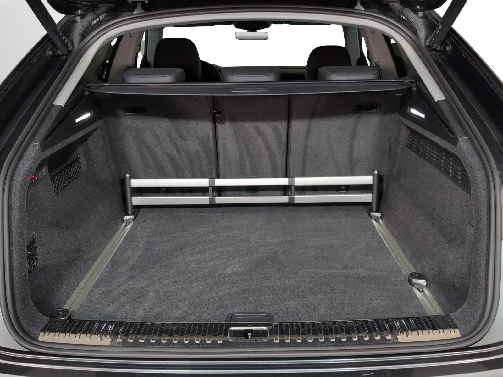 AUDI Q8 55 TFSI quattro tiptronic-image-14