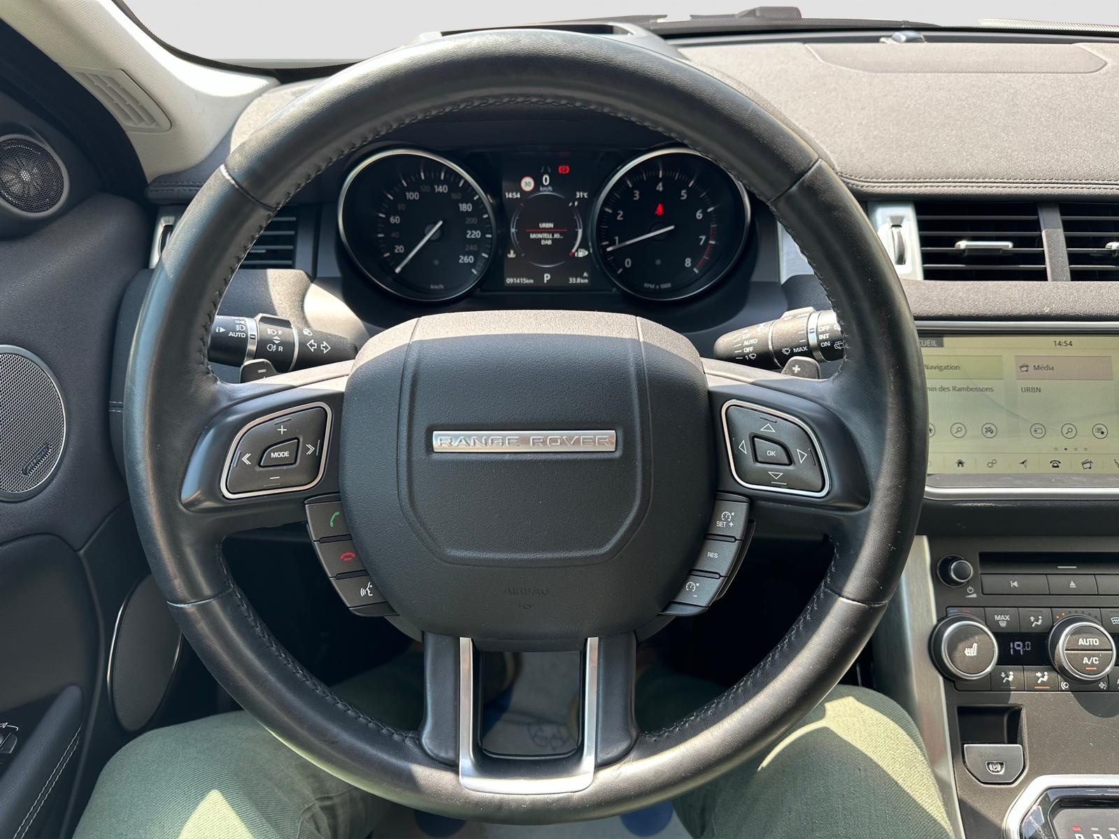 LAND ROVER Range Rover Evoque 2.0 Si4 SE Dynamic AT9-image-12