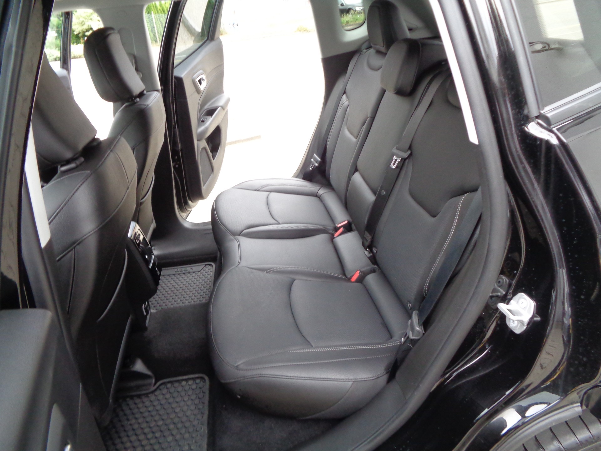 JEEP Compass 4x2 1.5 T MHEV Summit-image-14