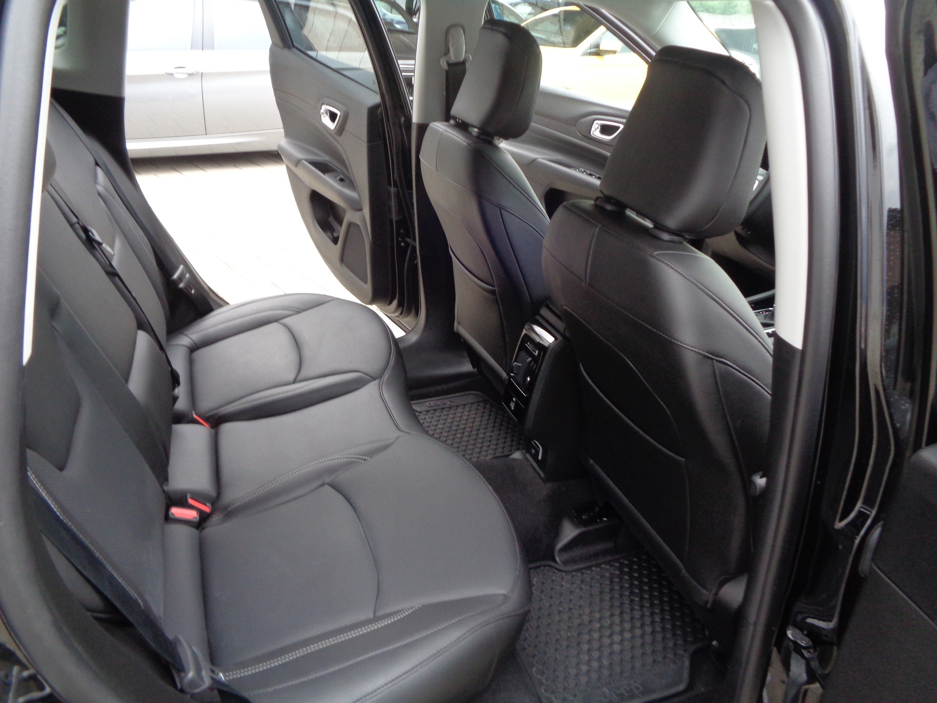 JEEP Compass 4x2 1.5 T MHEV Summit-image-13