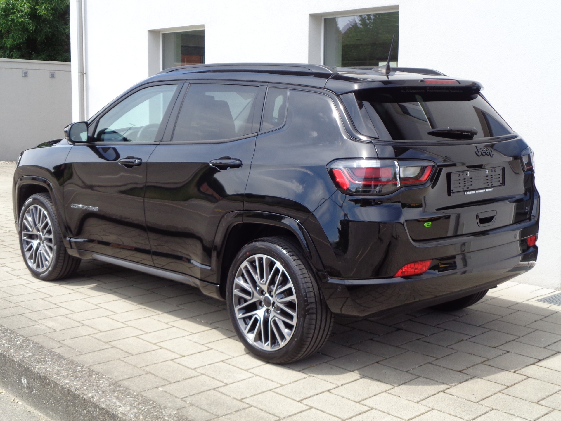 JEEP Compass 4x2 1.5 T MHEV Summit-image-4