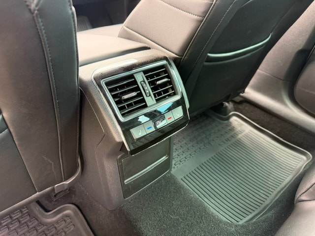 SKODA Superb Combi 2.0 TSI L&K 4x4 DSG-image-8