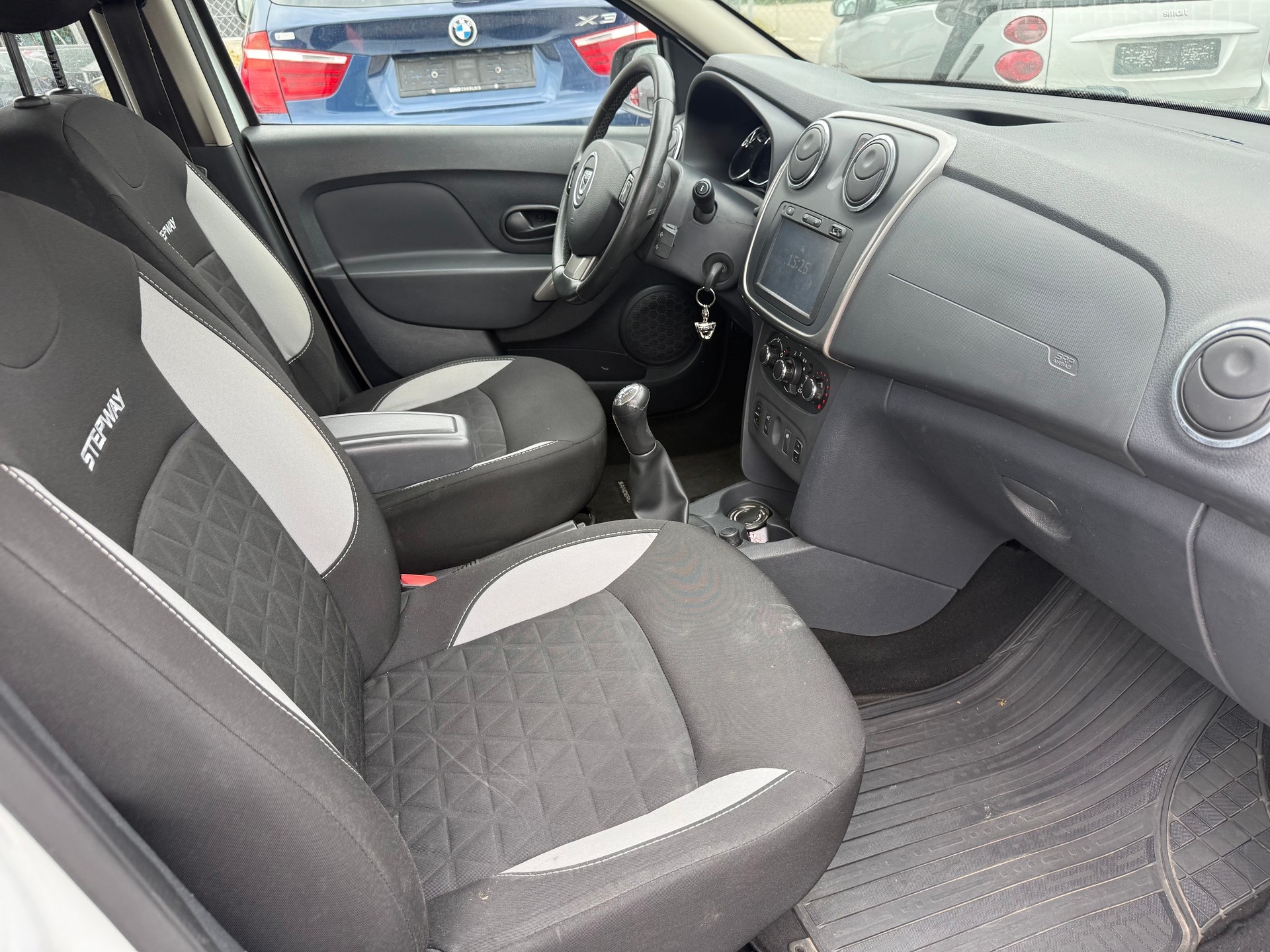 DACIA Sandero Tce 90 Stepway Lauréate-image-8