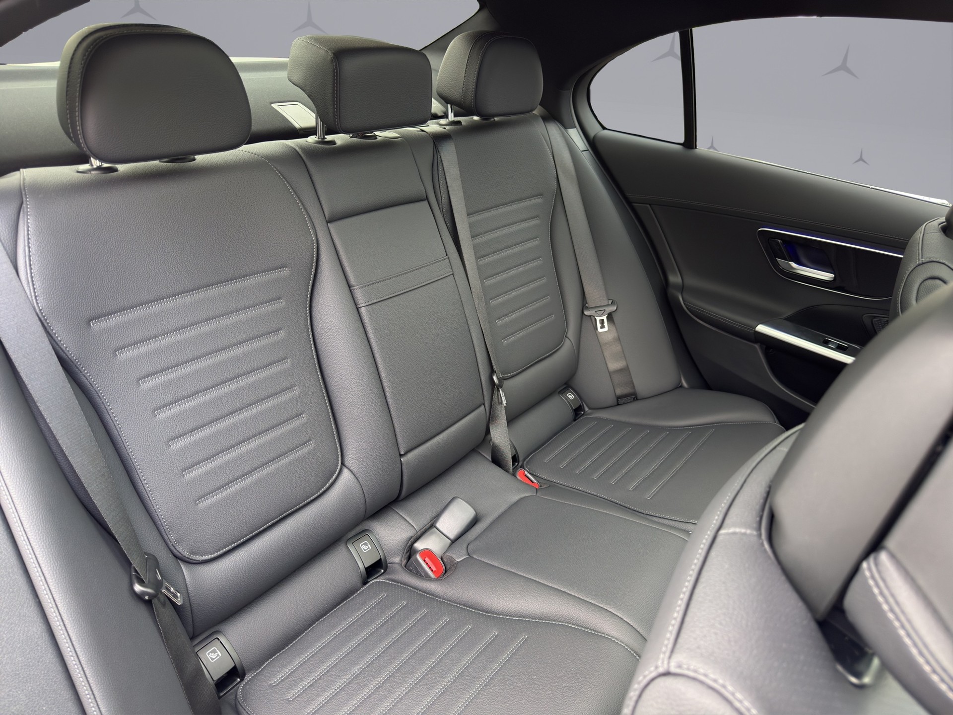 MERCEDES-BENZ C 220 d Swiss Star AMG Line 4matic-image-16