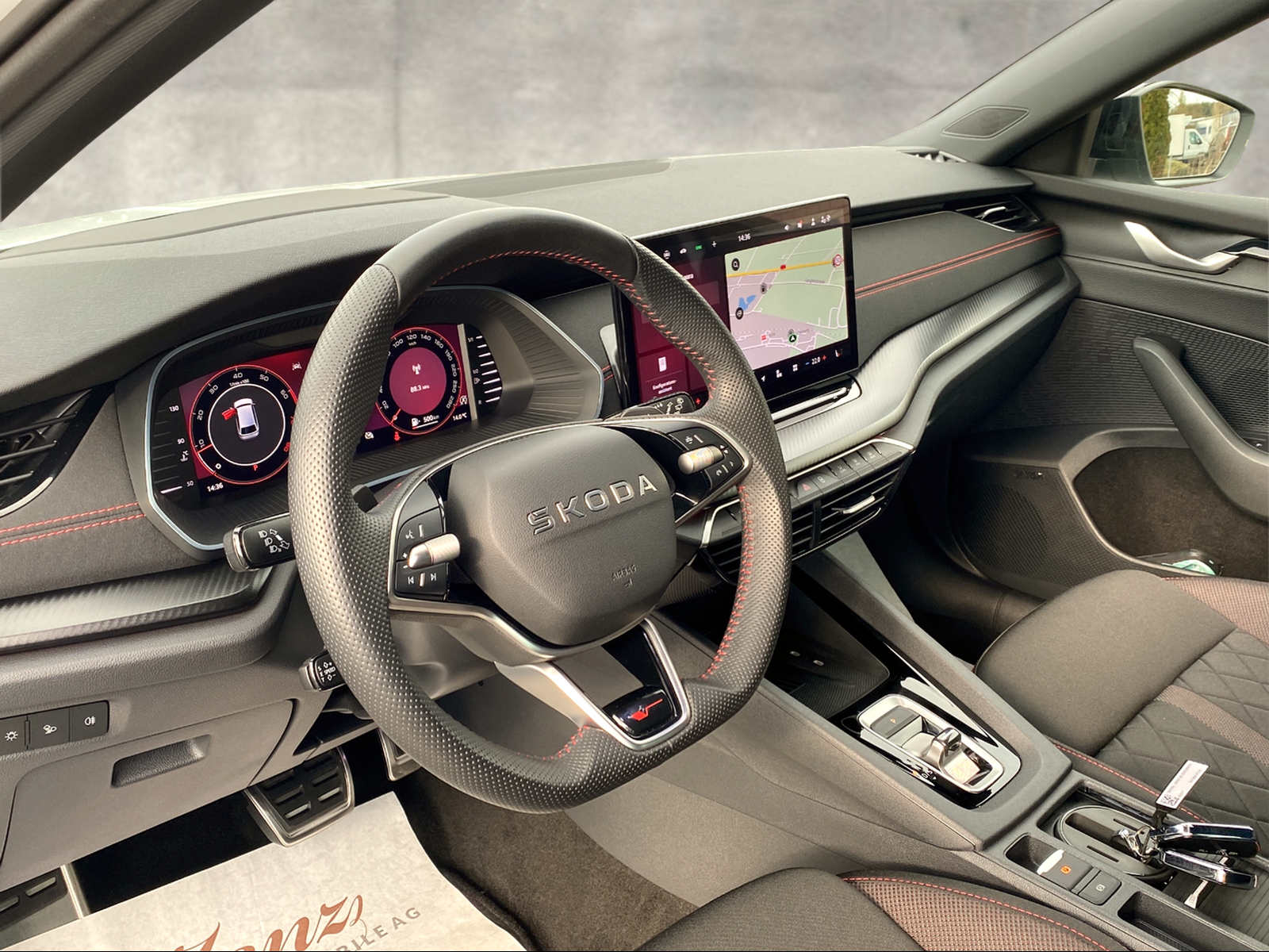 SKODA Octavia Combi 2.0 TSI RS 265PS DSG FACELIFT **Top-Ausstattung**-image-6