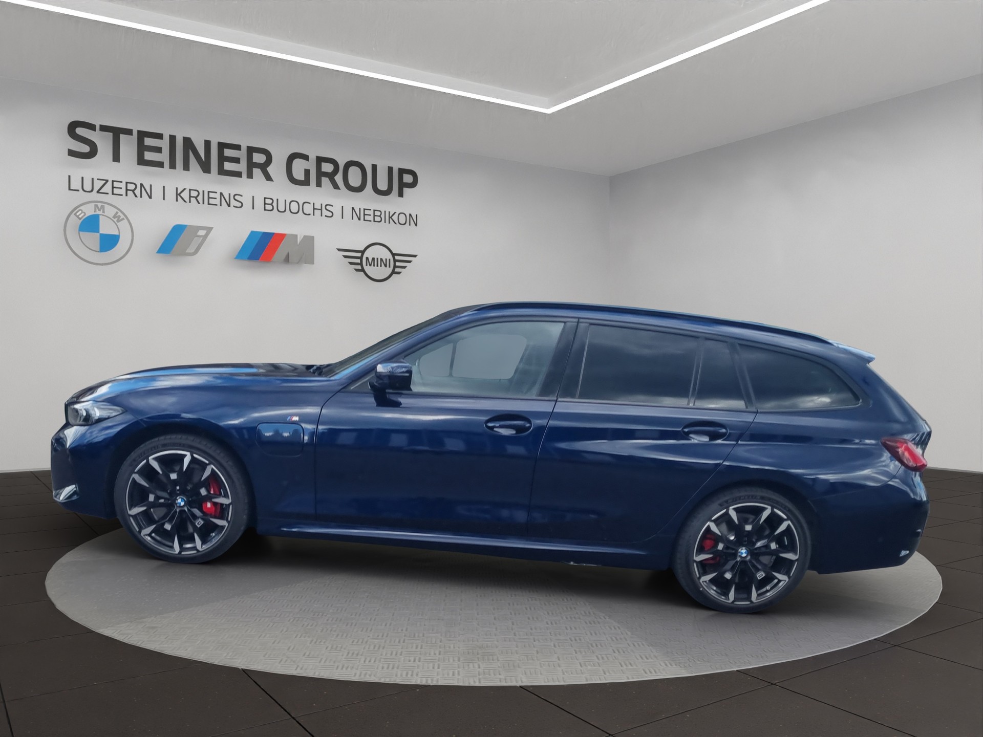 BMW 330e x DriveTouring Steptronic M Sport Pro-image-7