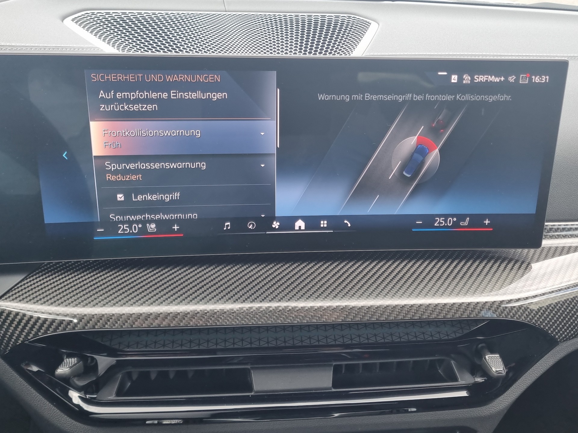 BMW 330e x DriveTouring Steptronic M Sport Pro-image-23