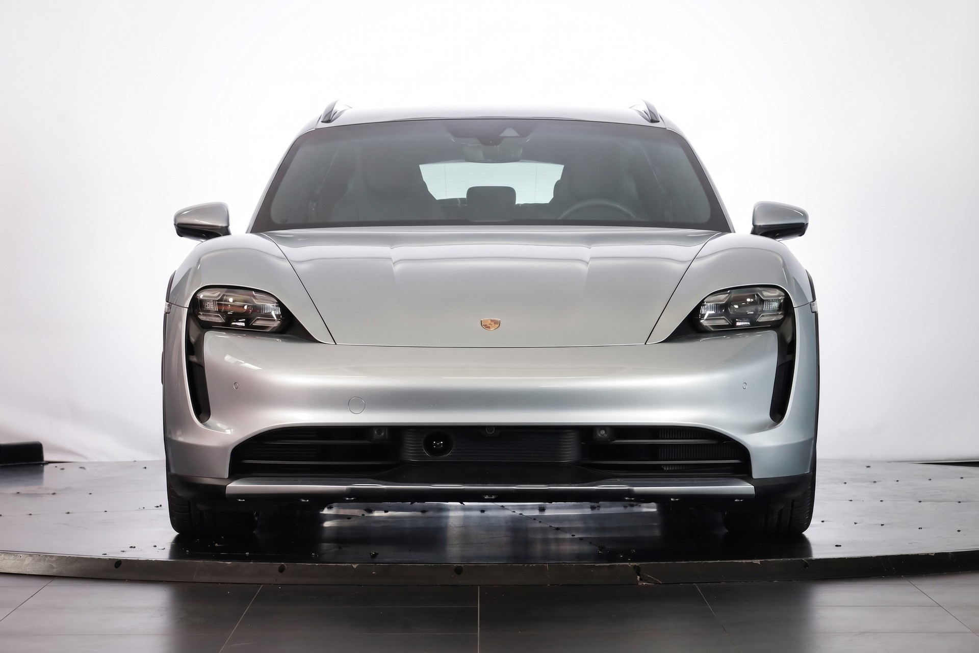 PORSCHE Taycan 4S Cross Turismo-image-1
