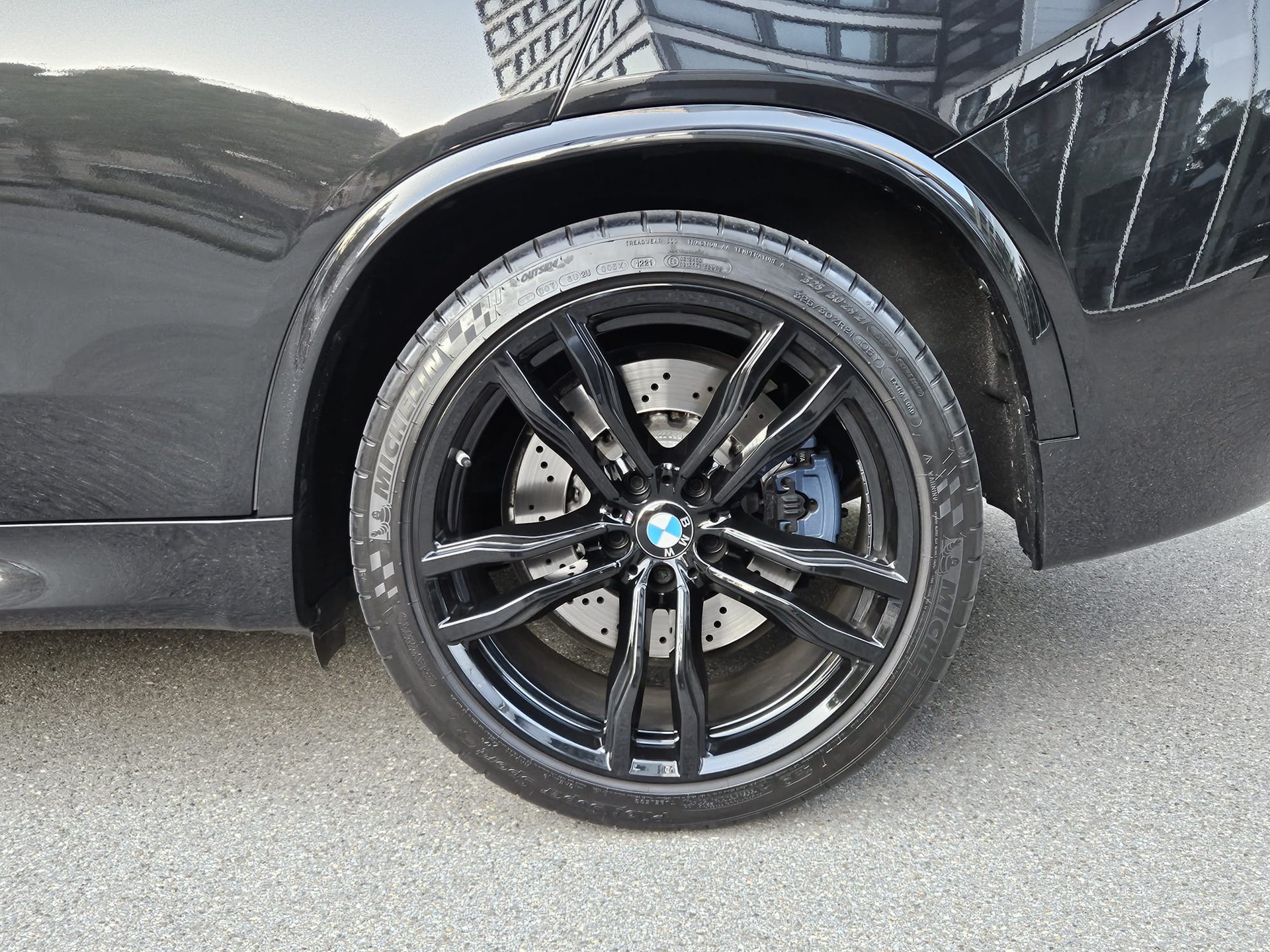 BMW X5M Edition Black Fire Steptronic-image-4