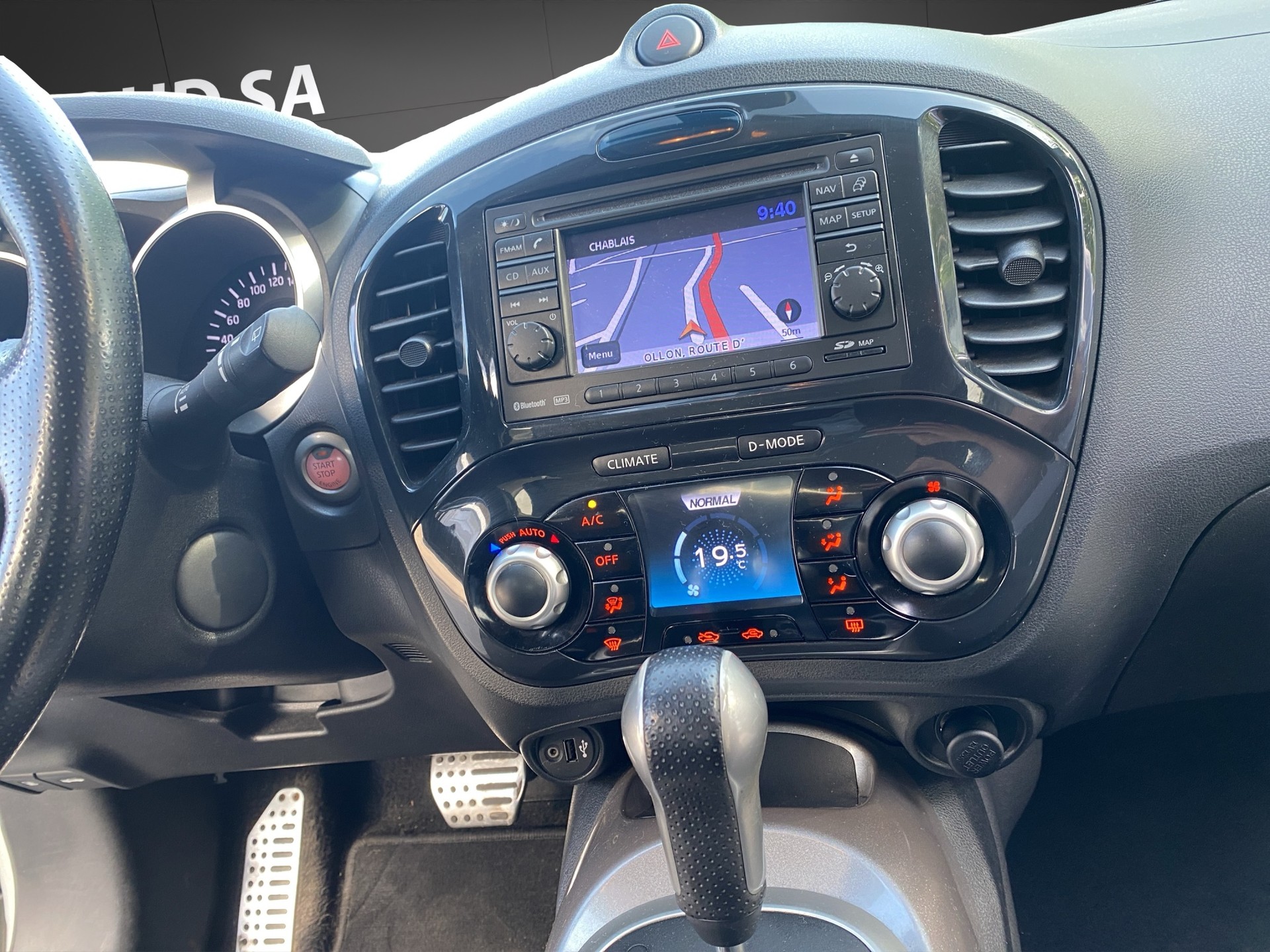 NISSAN Juke 1.6 DIG-T tekna 4x4 Xtronic M-CVT-image-12