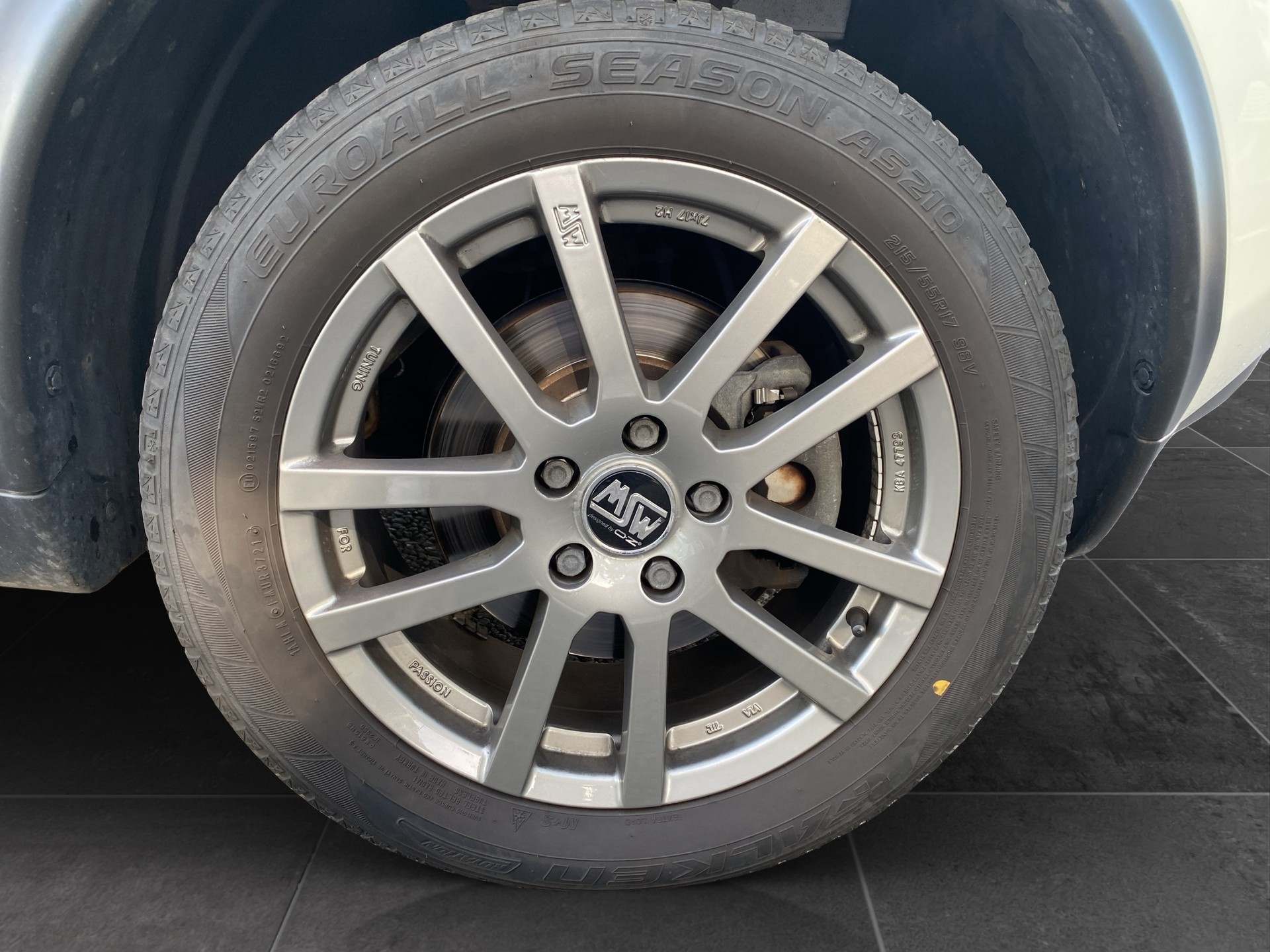 NISSAN Juke 1.6 DIG-T tekna 4x4 Xtronic M-CVT-image-14
