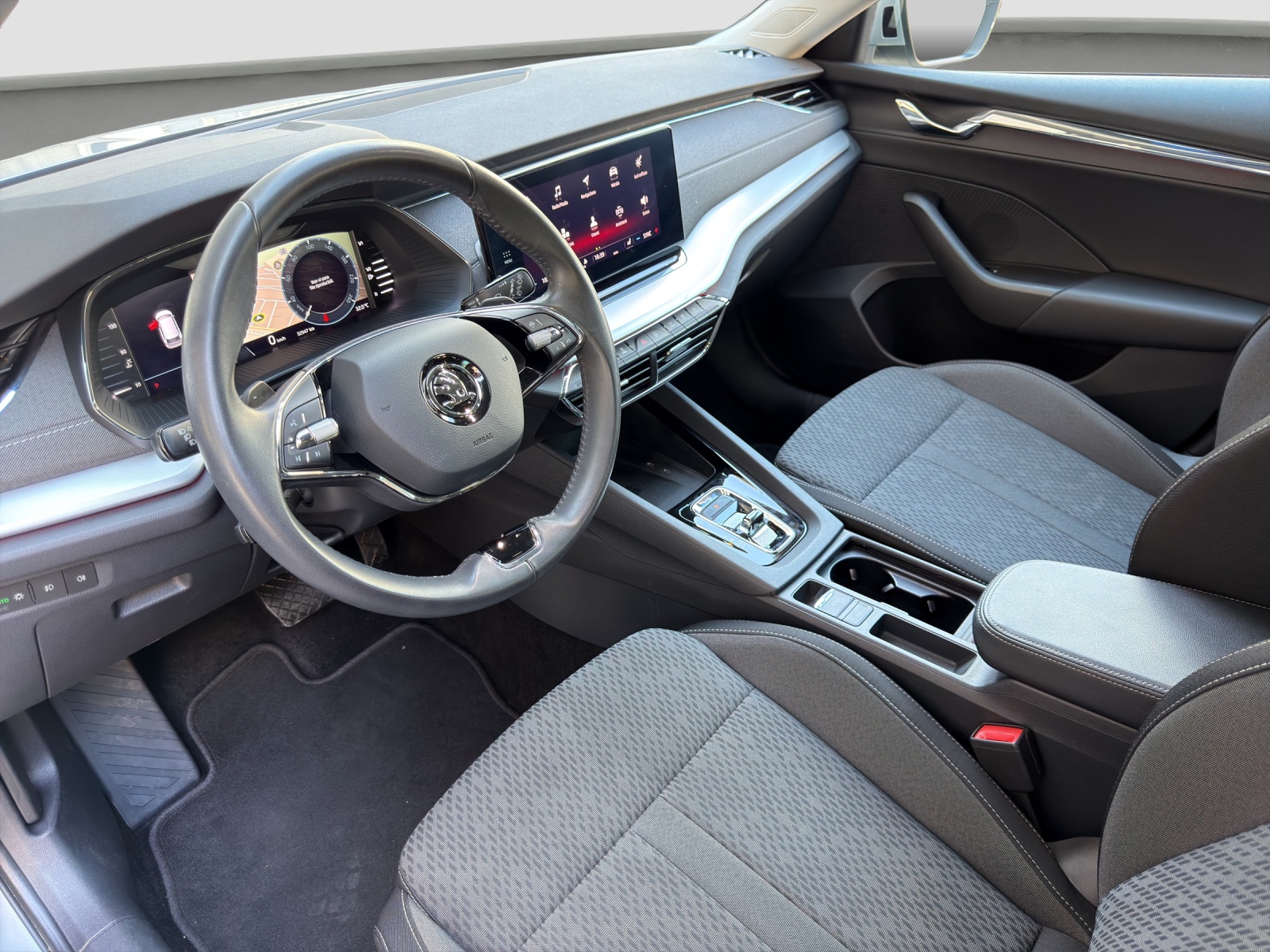 SKODA Octavia Combi 1.5 TSI mHEV DSG Style-image-7