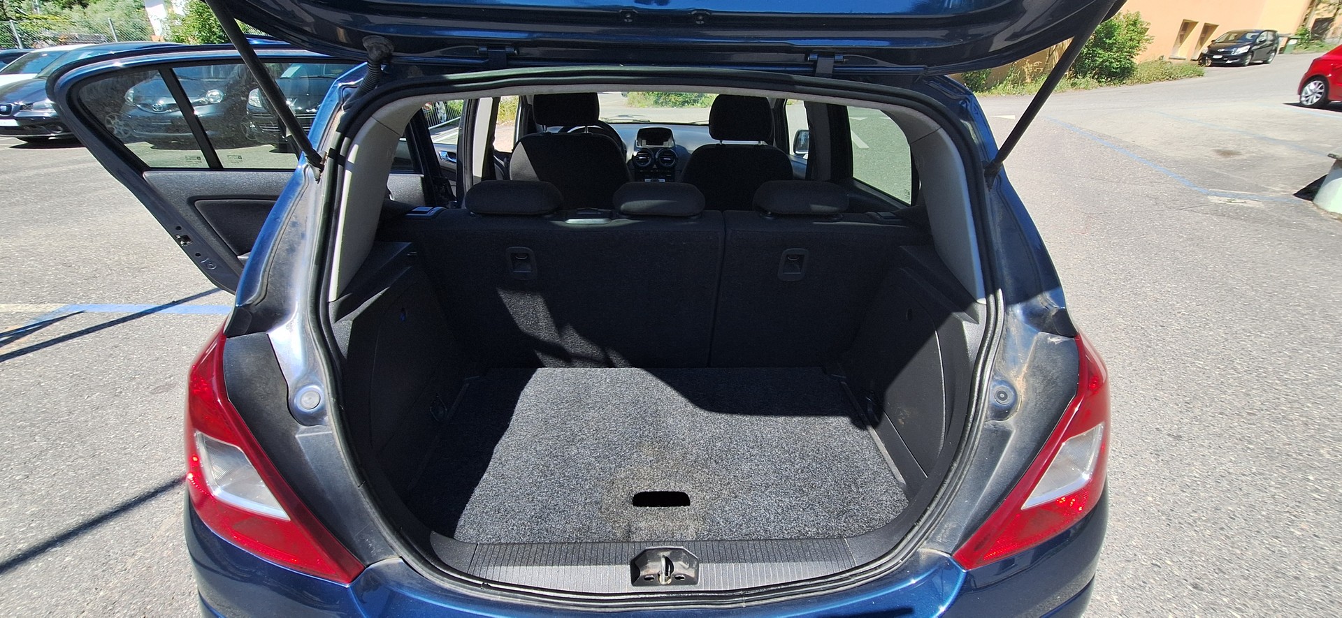 OPEL Corsa 1.4 TP Enjoy Automatic-image-11